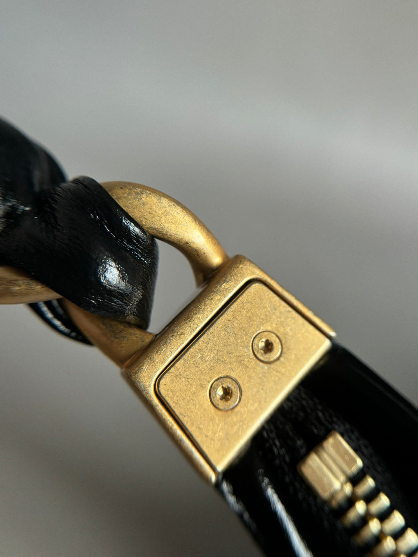 CHANEL-24A HoBo golden/sliver