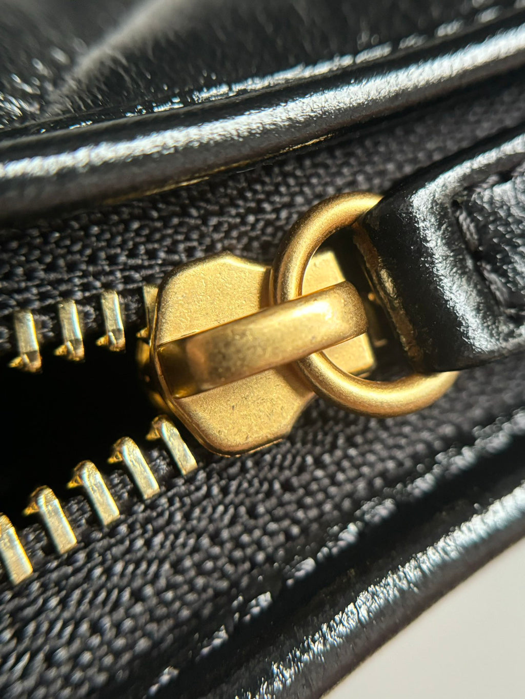 CHANEL-24A HoBo golden/sliver