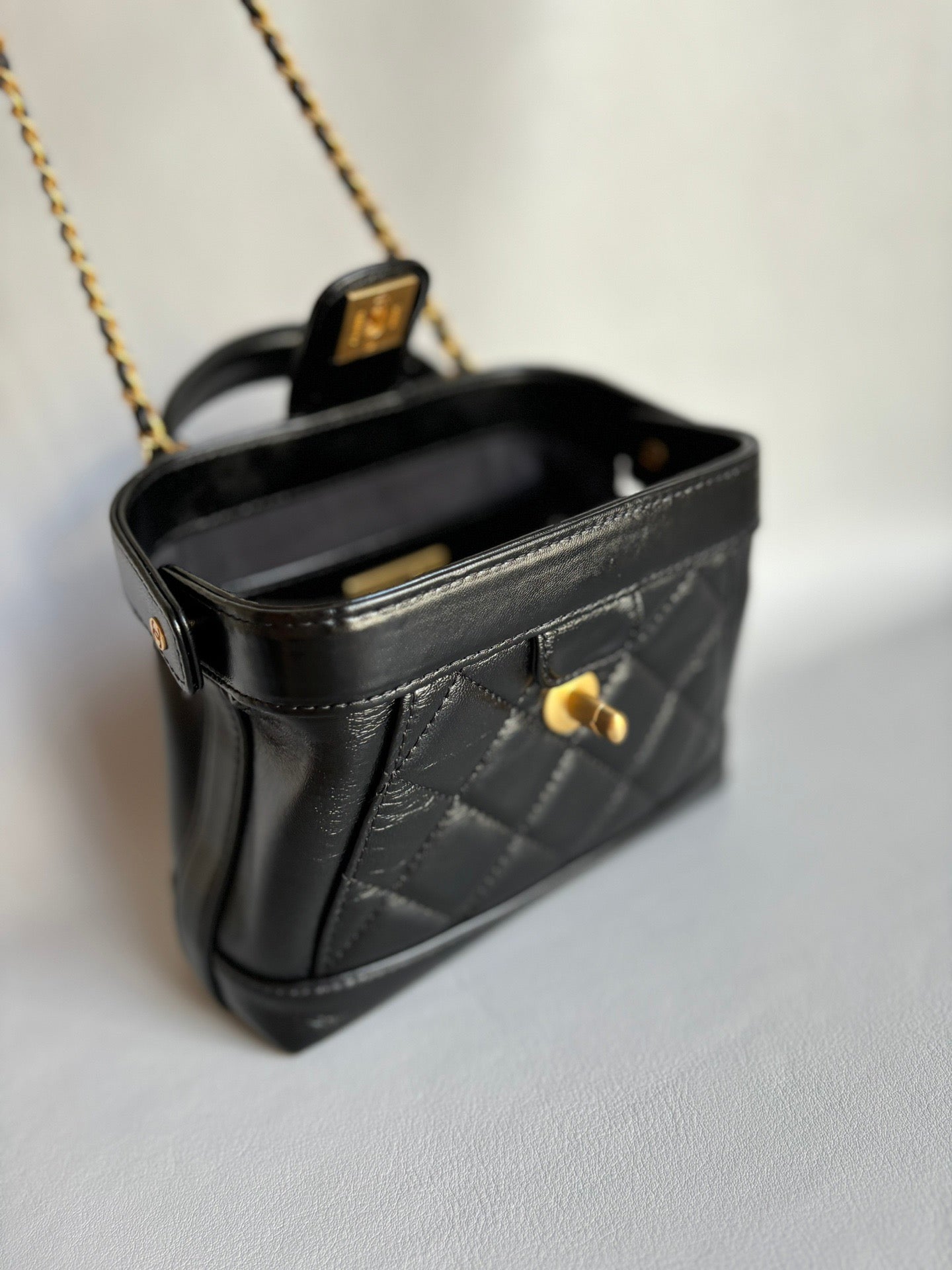 CHANEL-25c Doctor bag golden/sliver