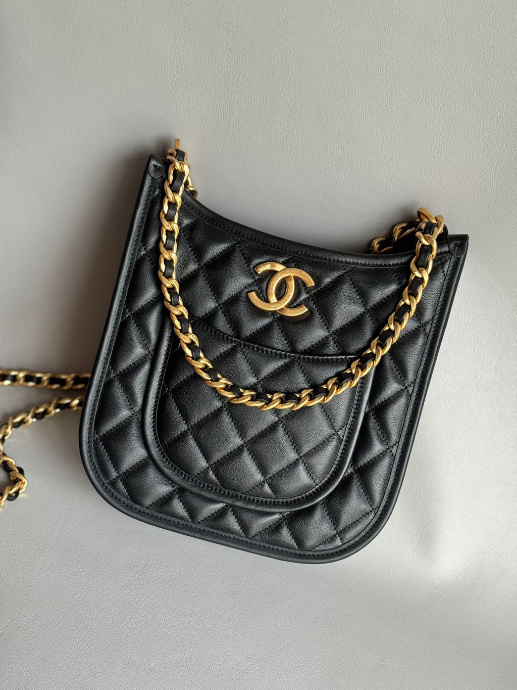 CHANEL-24C Hobo bag golden/sliver