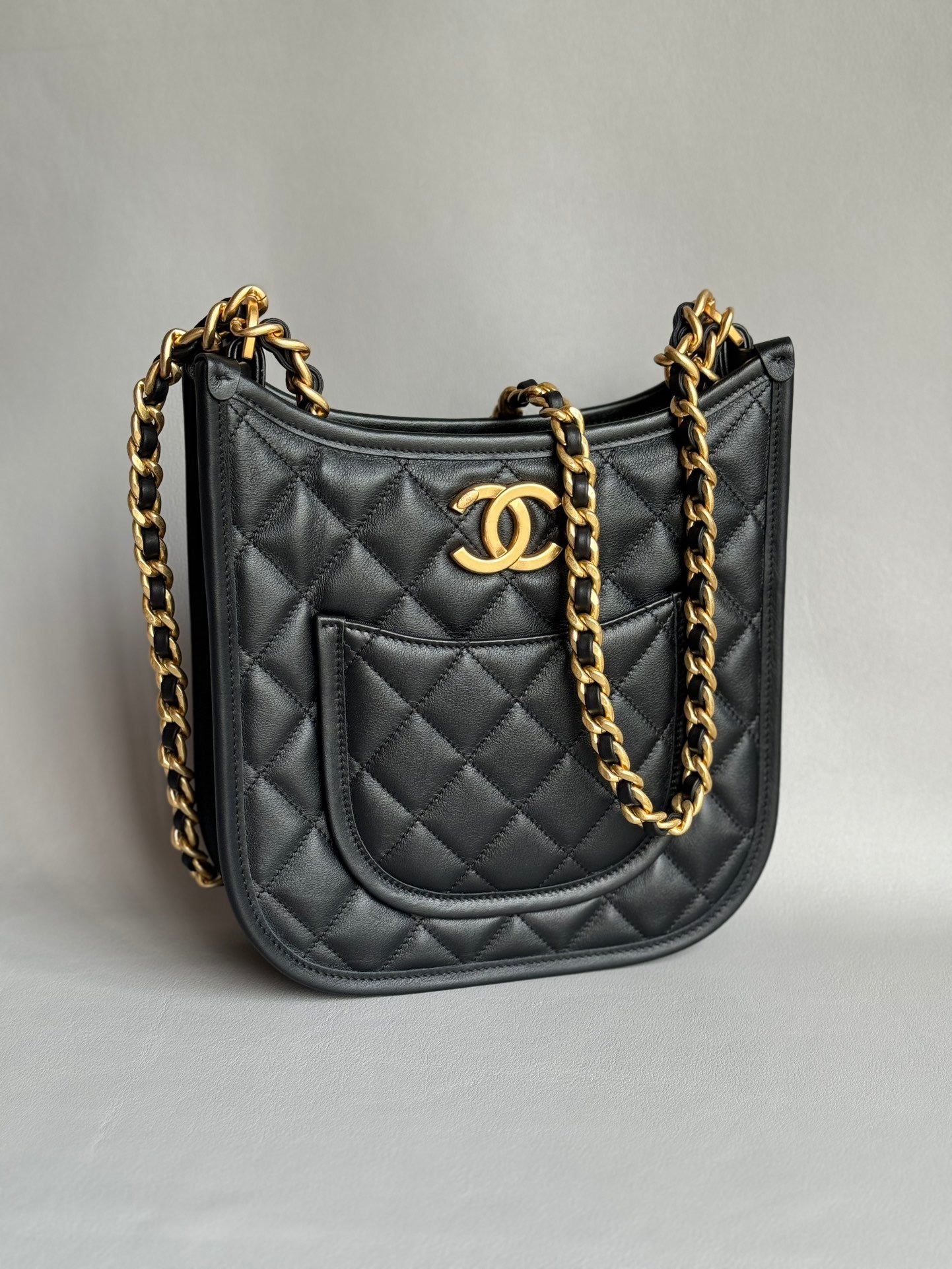 CHANEL-24C Hobo bag golden/sliver