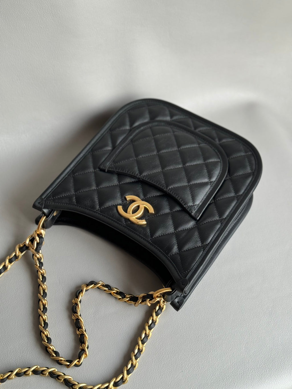 CHANEL-24C Hobo bag golden/sliver