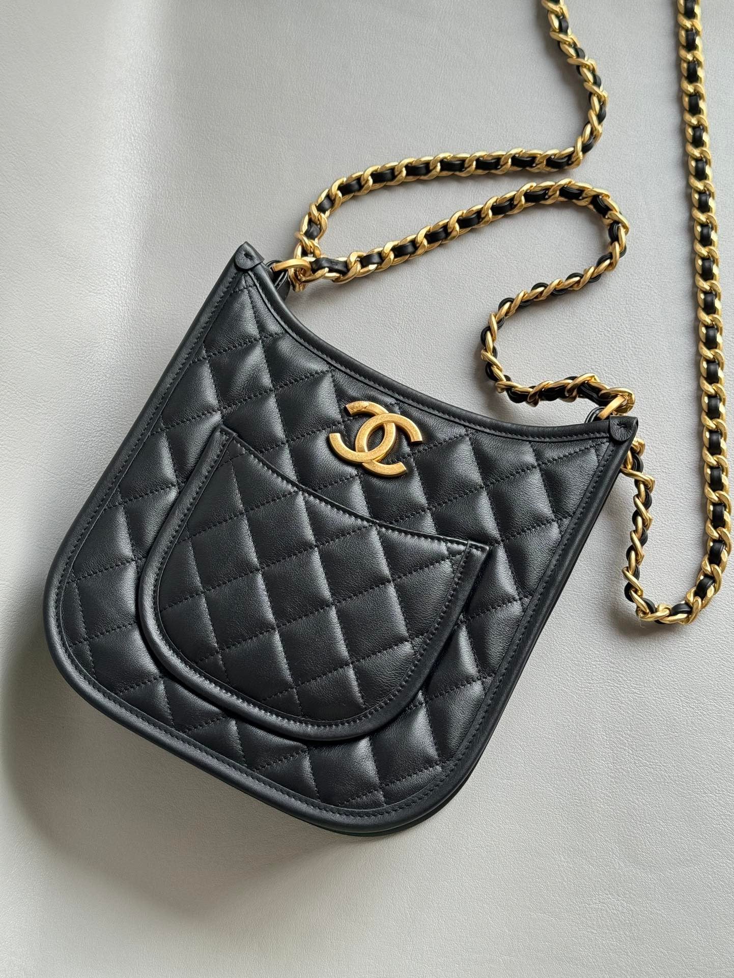 CHANEL-24C Hobo bag golden/sliver