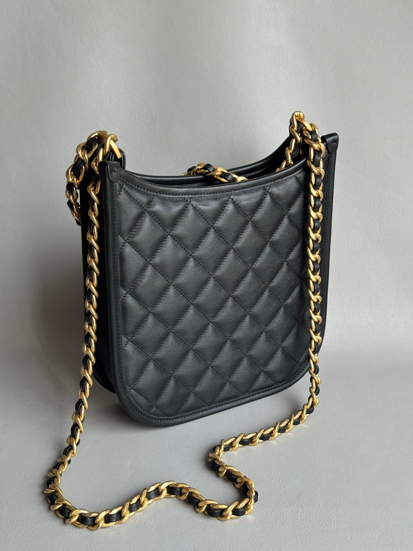 CHANEL-24C Hobo bag golden/sliver