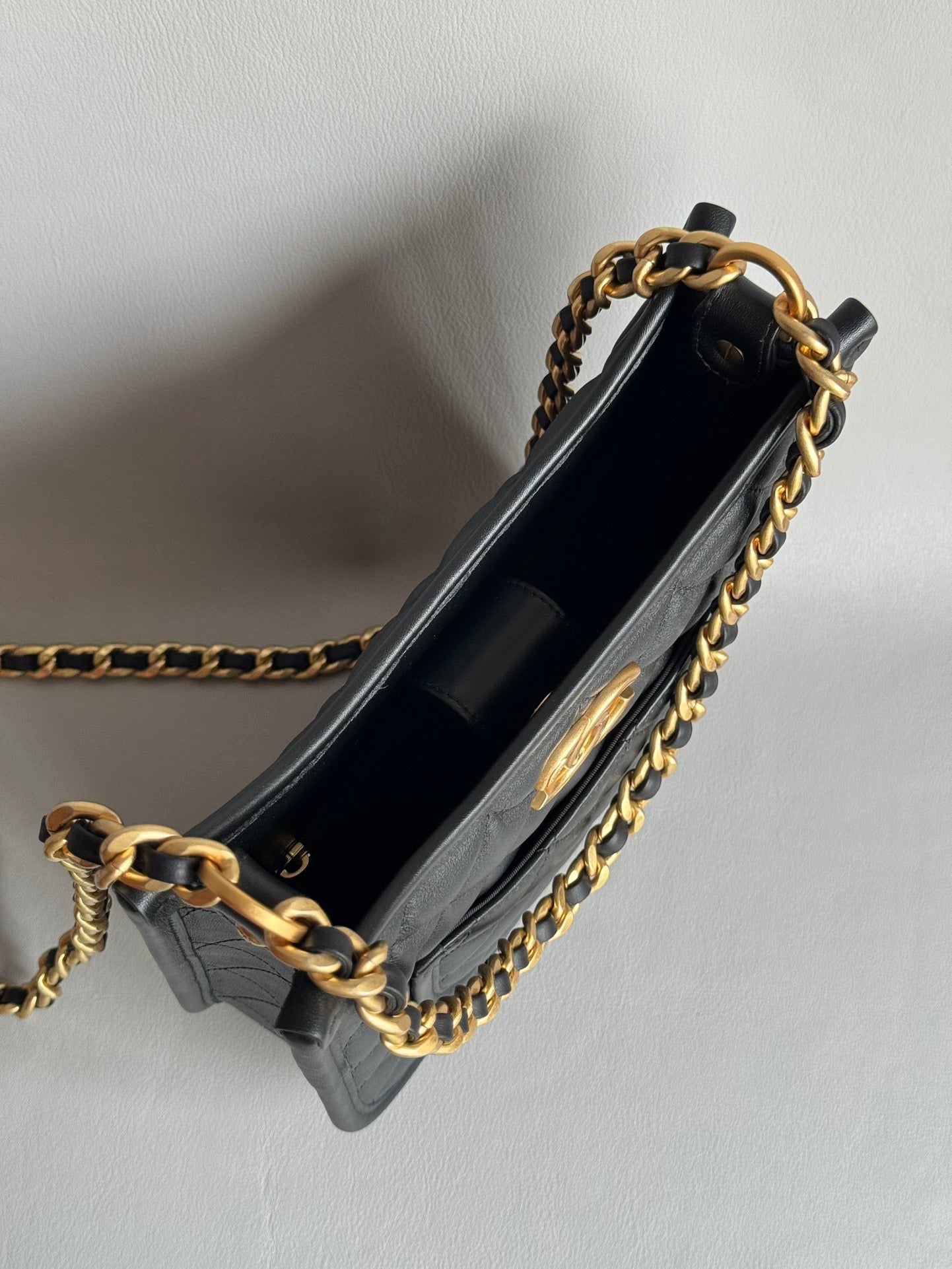 CHANEL-24C Hobo bag golden/sliver