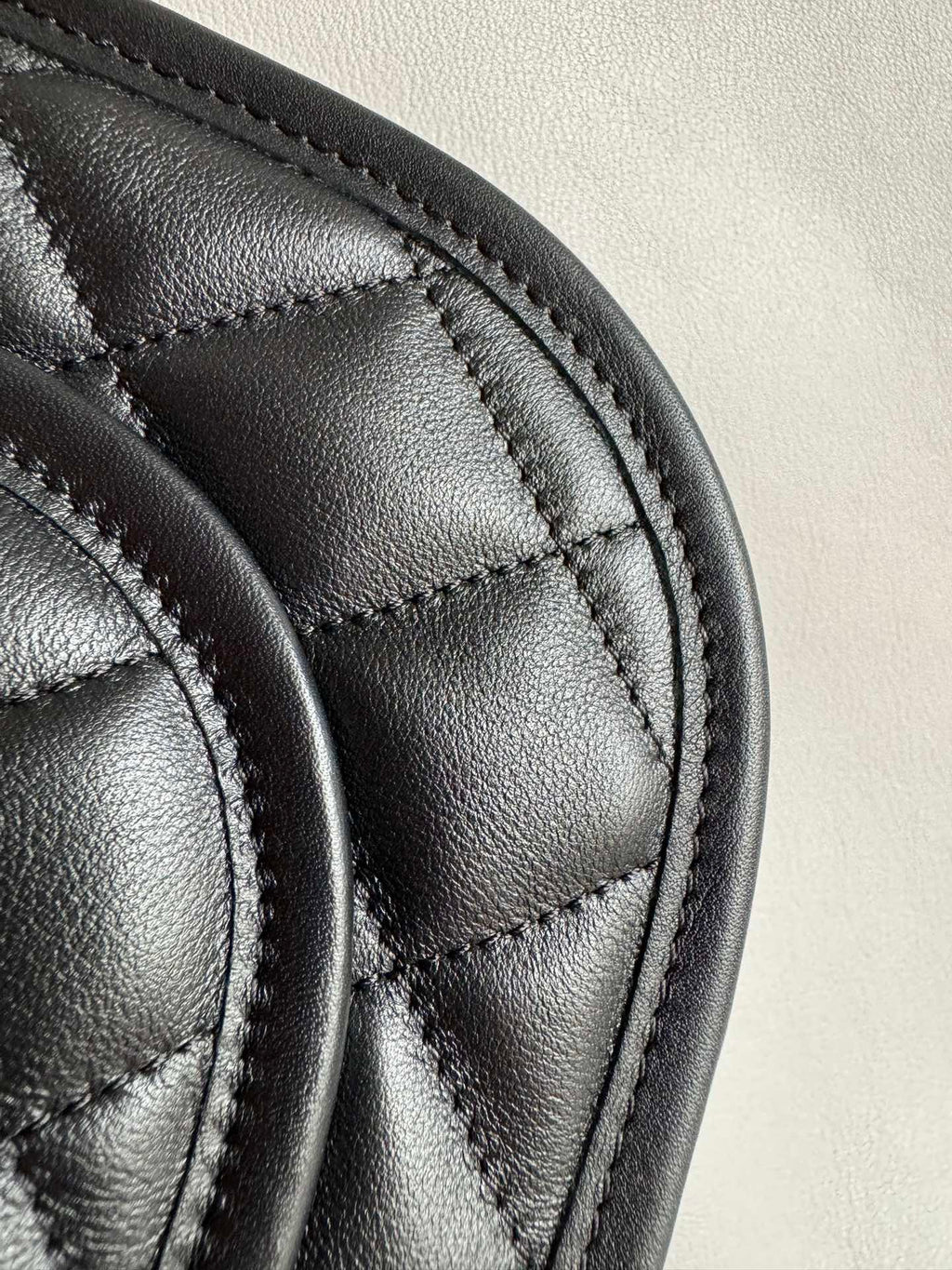 CHANEL-24C Hobo bag golden/sliver