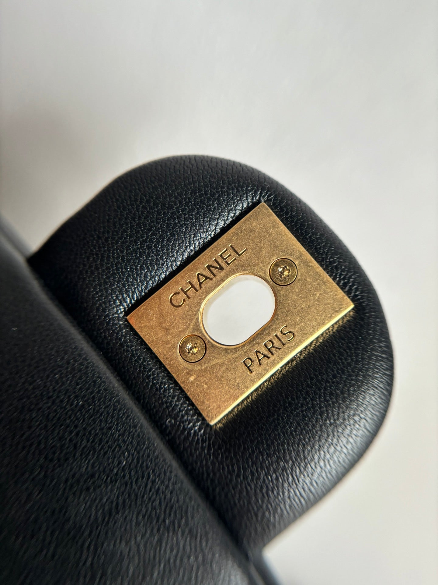 CHANEL-24K Pearl Flap bag golden/sliver