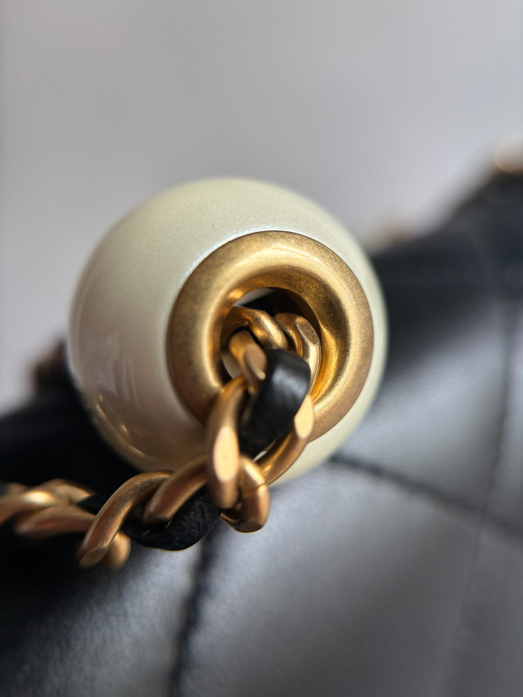 CHANEL-24K Pearl Flap bag golden/sliver