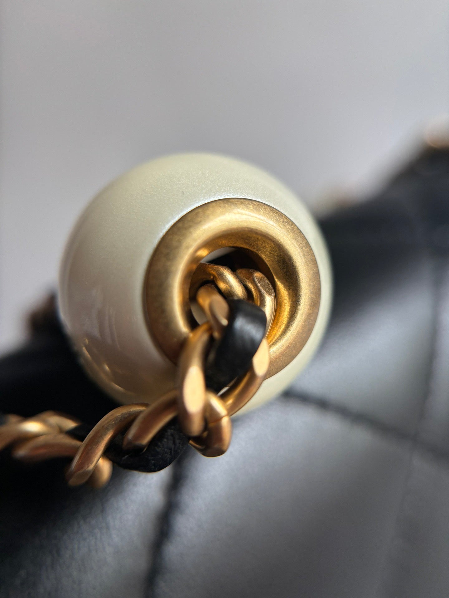 CHANEL-24K Pearl Flap bag golden/sliver