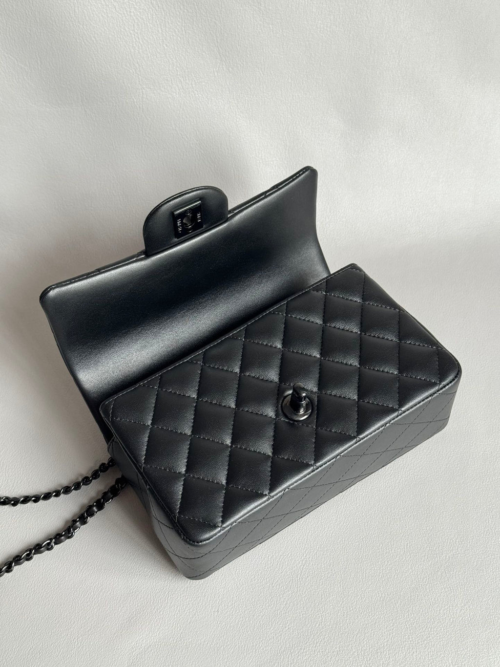 CHANEL-25B CF Handle mini bag golden/sliver