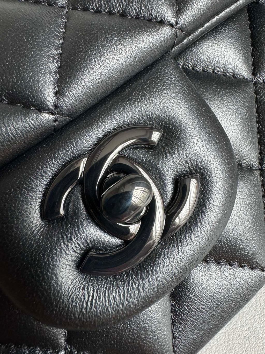 CHANEL-25B CF Handle mini bag golden/sliver