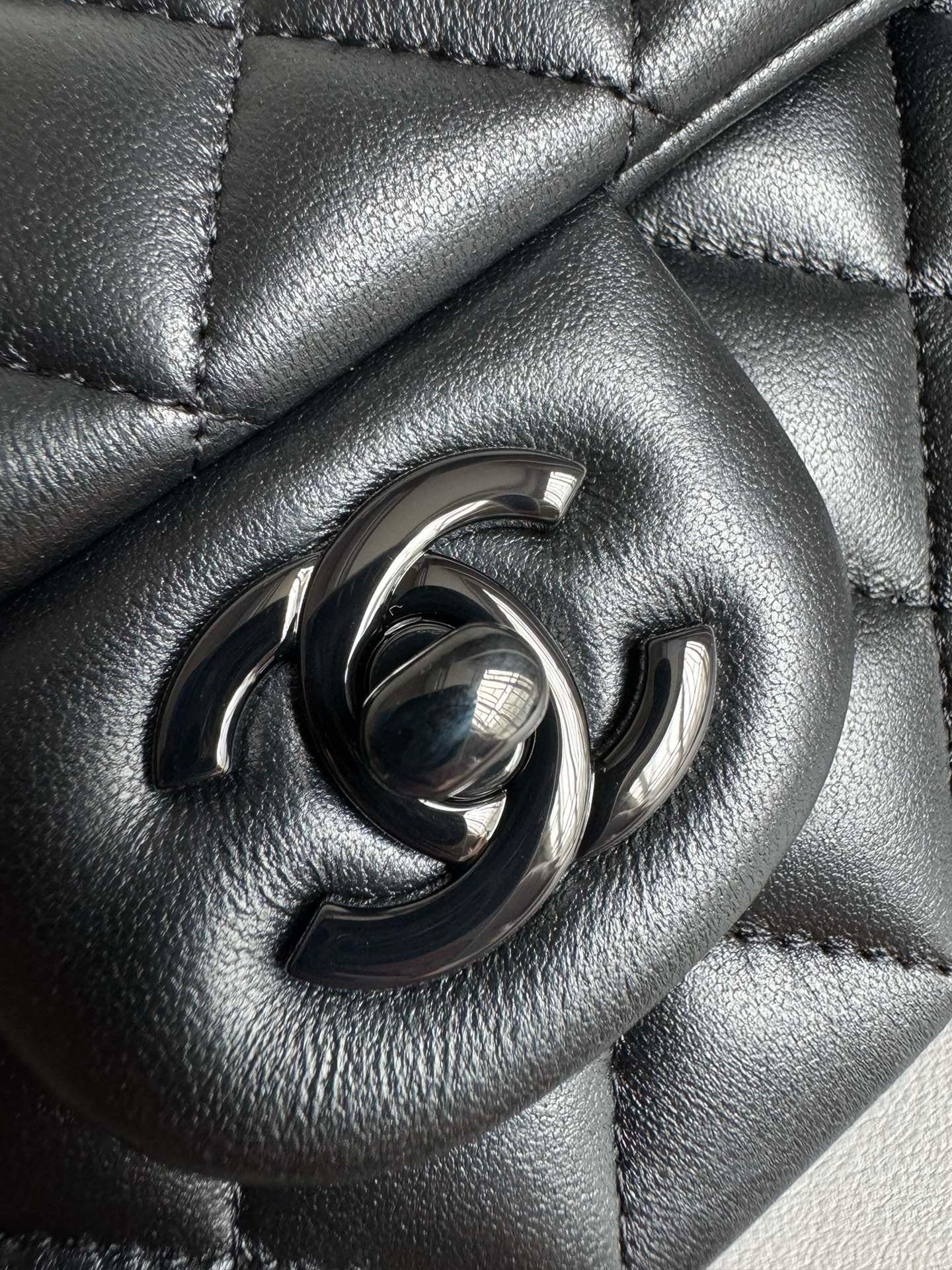 CHANEL-25B CF Handle mini bag golden/sliver