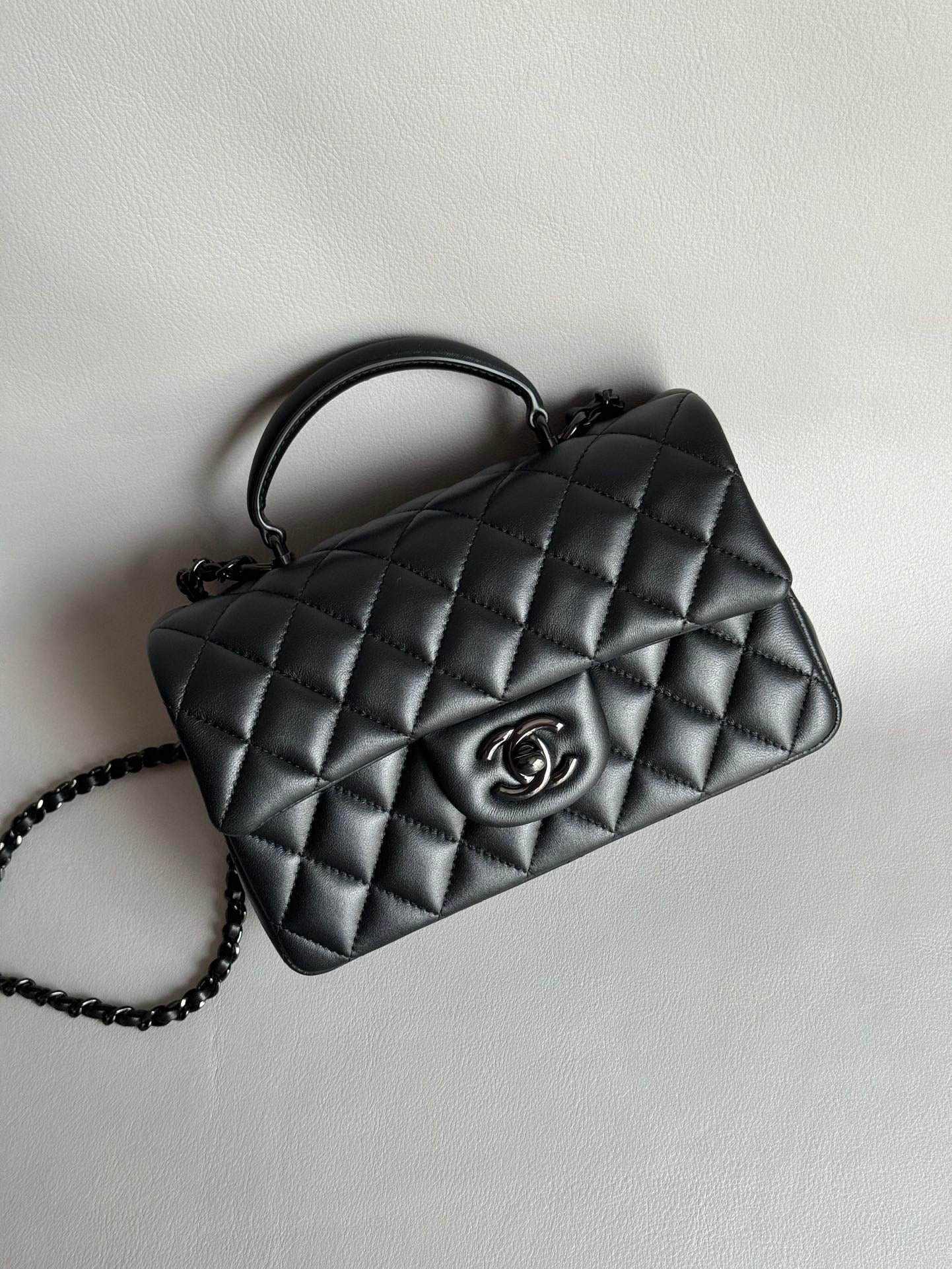 CHANEL-25B CF Handle mini bag golden/sliver