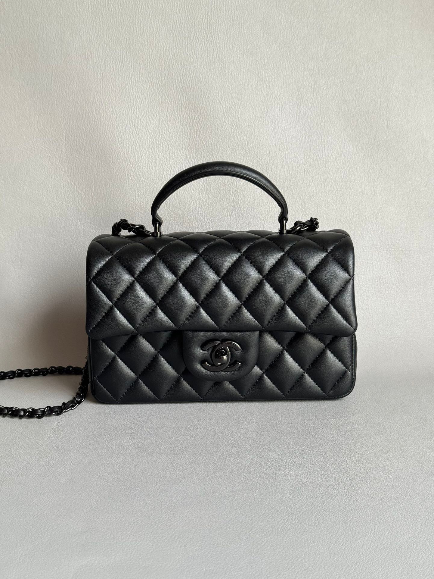 CHANEL-25B CF Handle mini bag golden/sliver