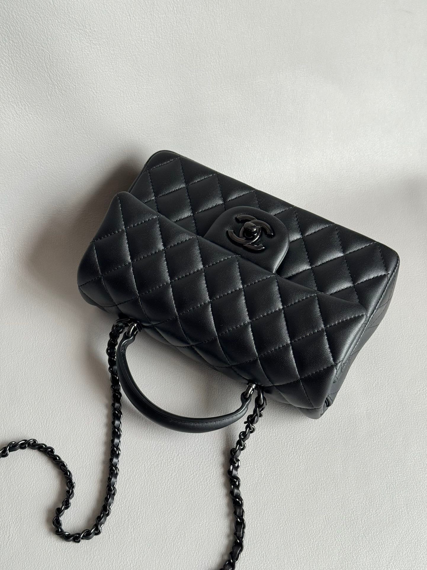 CHANEL-25B CF Handle mini bag golden/sliver