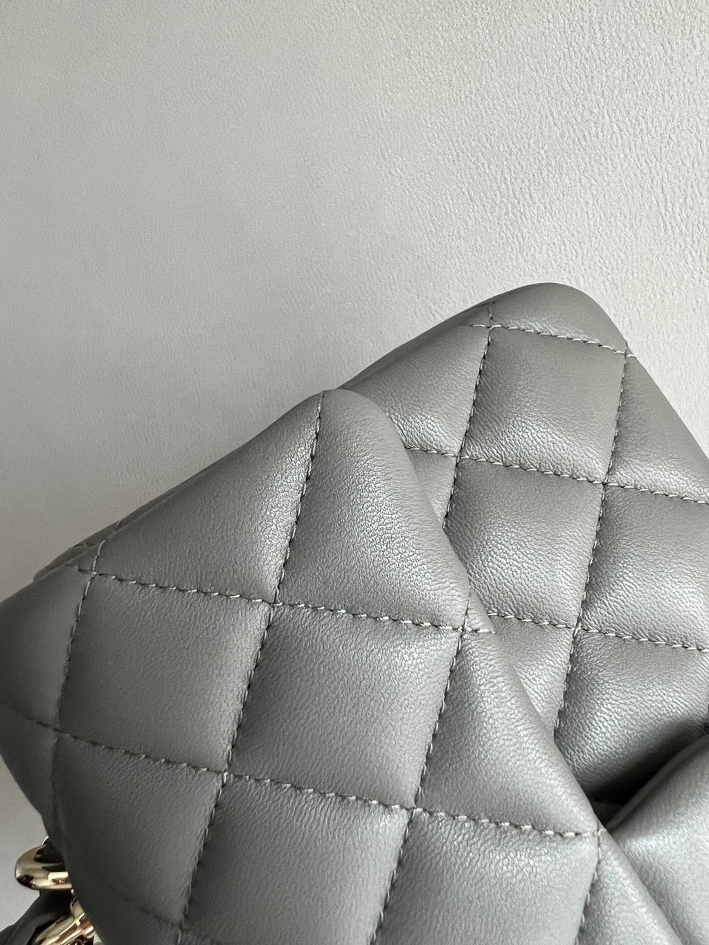 CHANEL-25B CF Handle mini bag golden/sliver