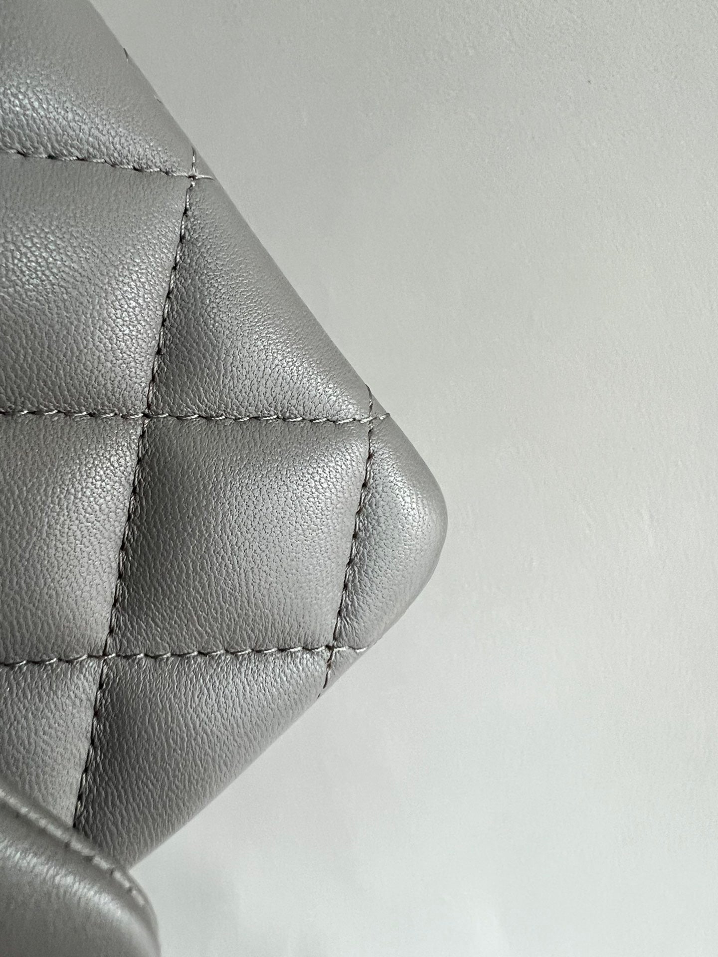 CHANEL-25B CF Handle mini bag golden/sliver