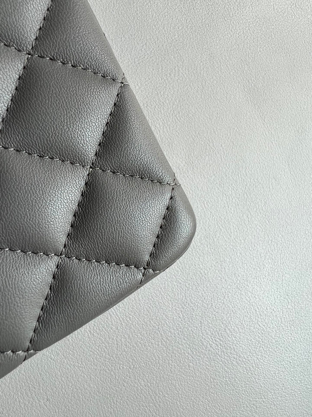 CHANEL-25B CF Handle mini bag golden/sliver