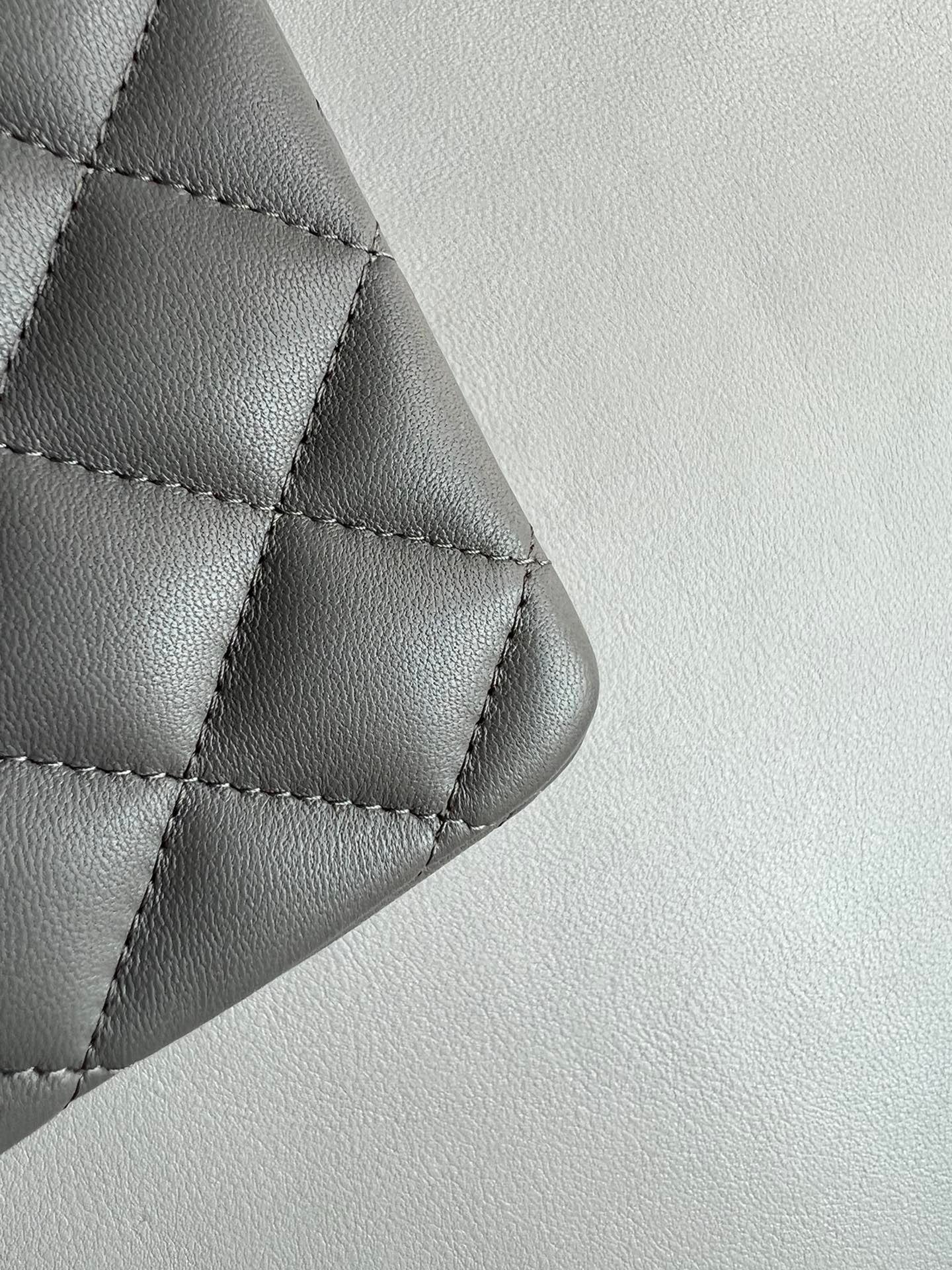 CHANEL-25B CF Handle mini bag golden/sliver