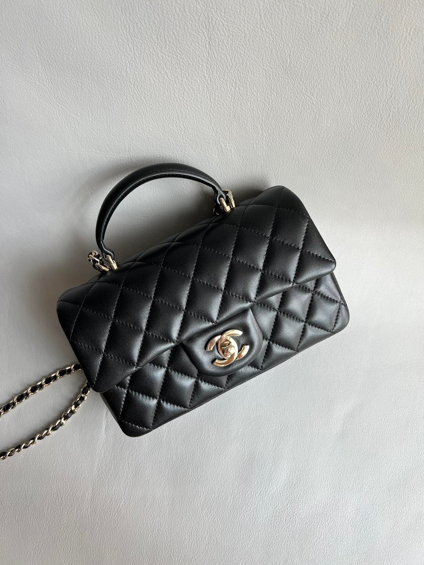 CHANEL-25B CF Handle mini bag golden/sliver