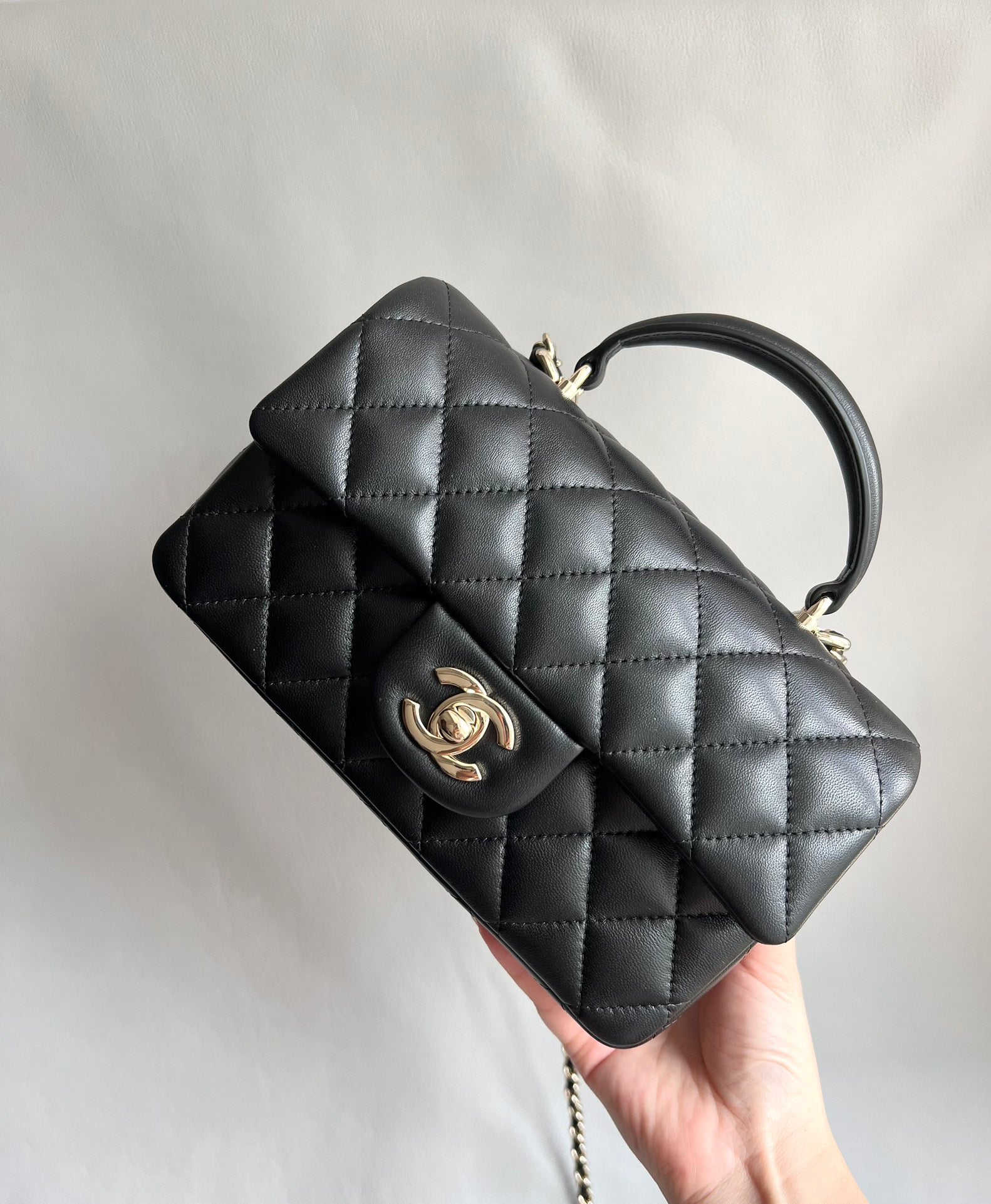 CHANEL-25B CF Handle mini bag golden/sliver