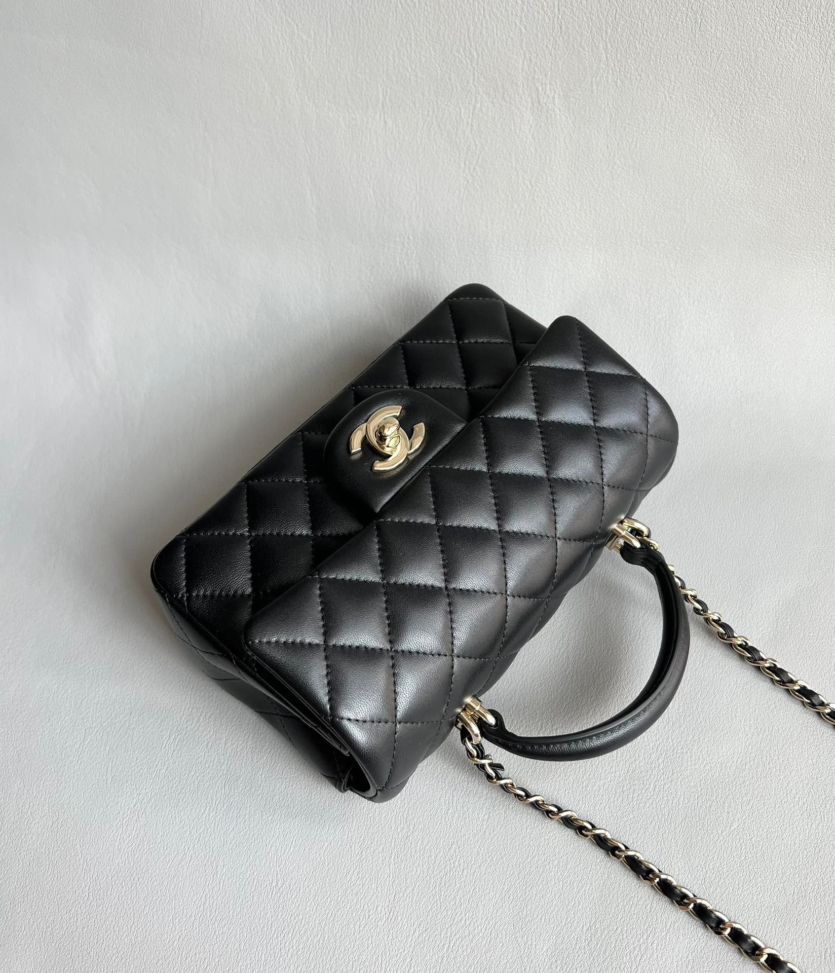 CHANEL-25B CF Handle mini bag golden/sliver