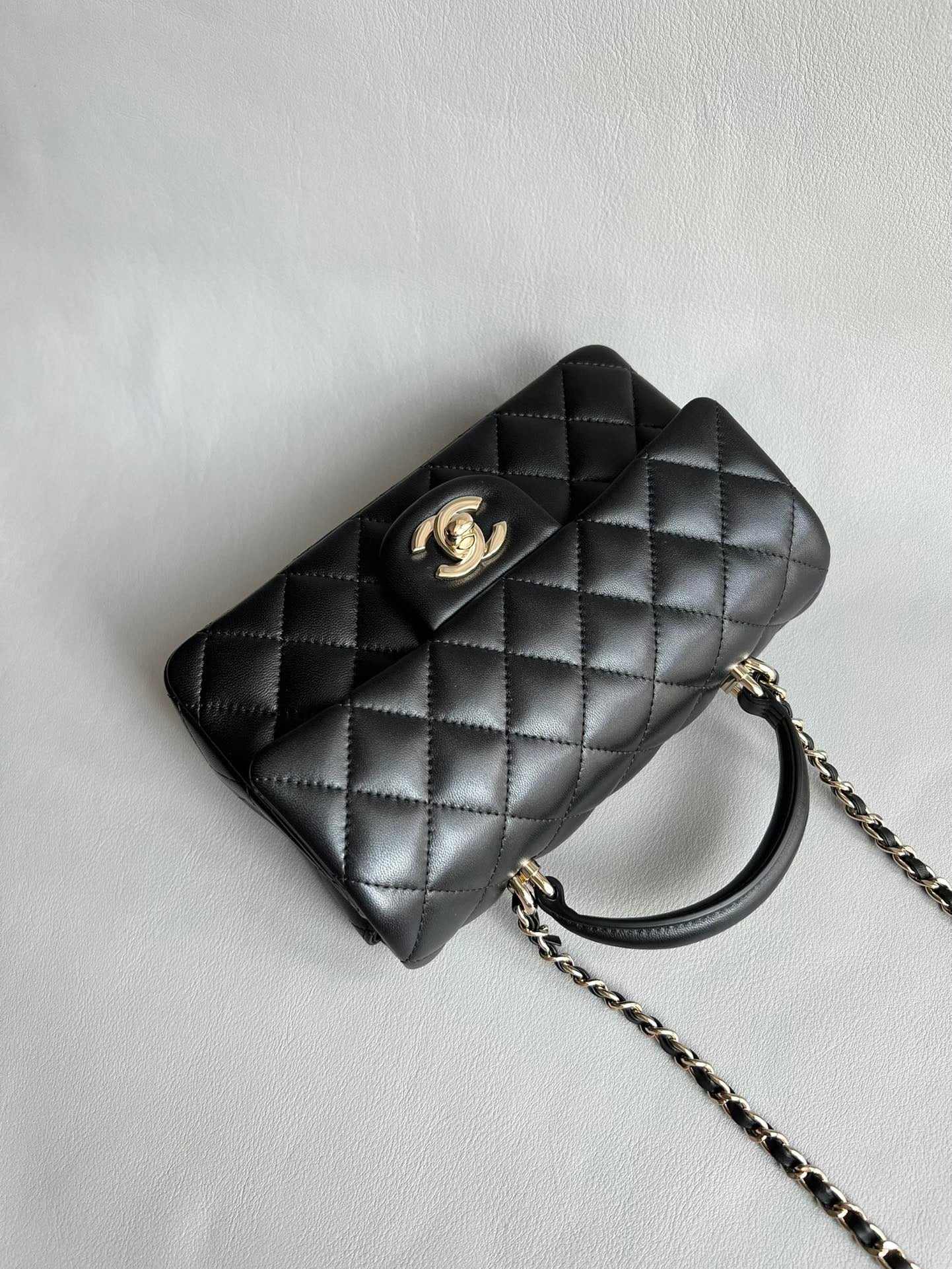 CHANEL-25B CF Handle mini bag golden/sliver