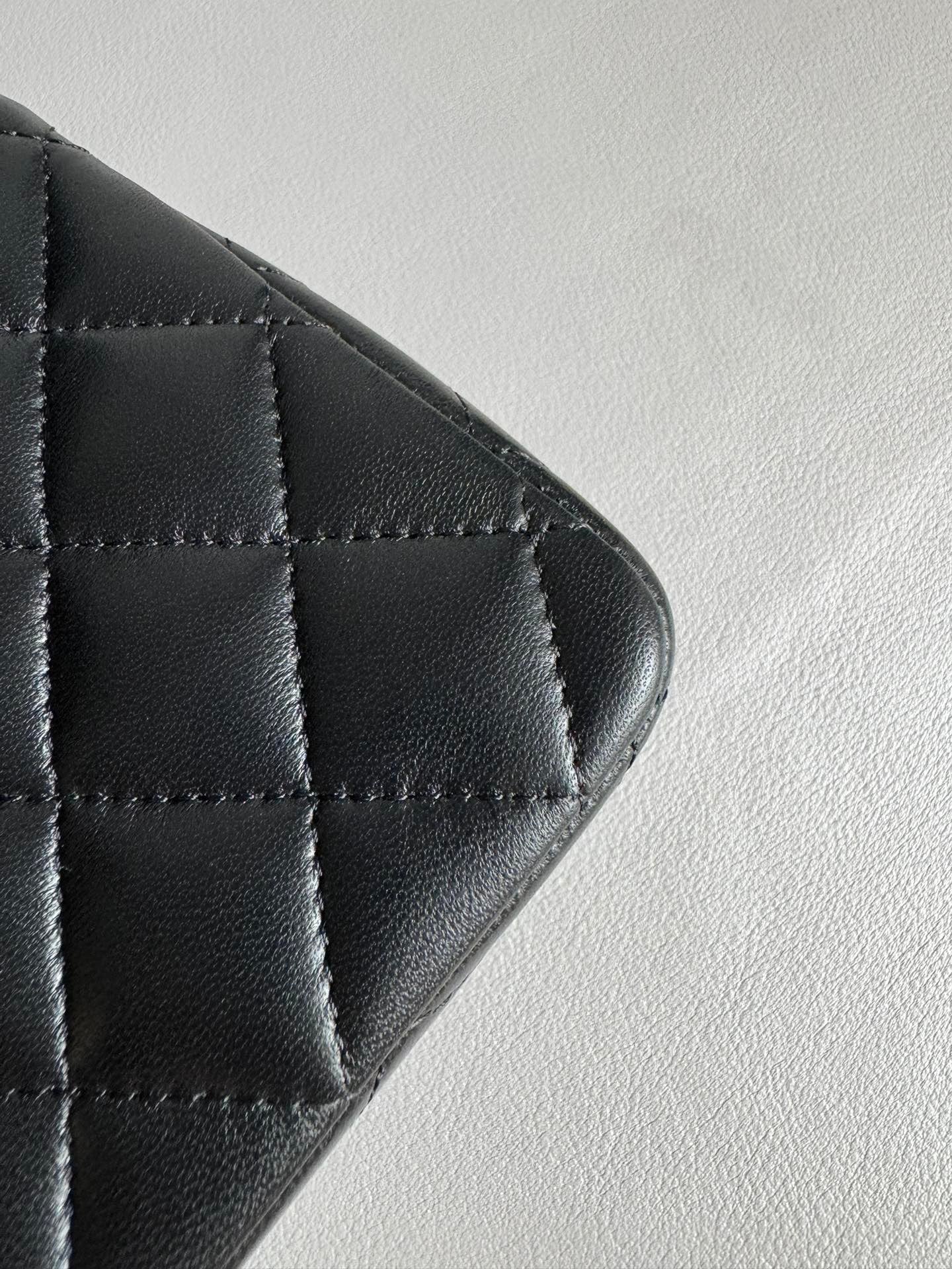 CHANEL-25B CF Handle  bag golden/sliver