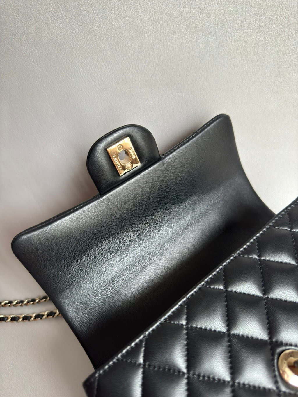 CHANEL-25B CF Handle  bag golden/sliver