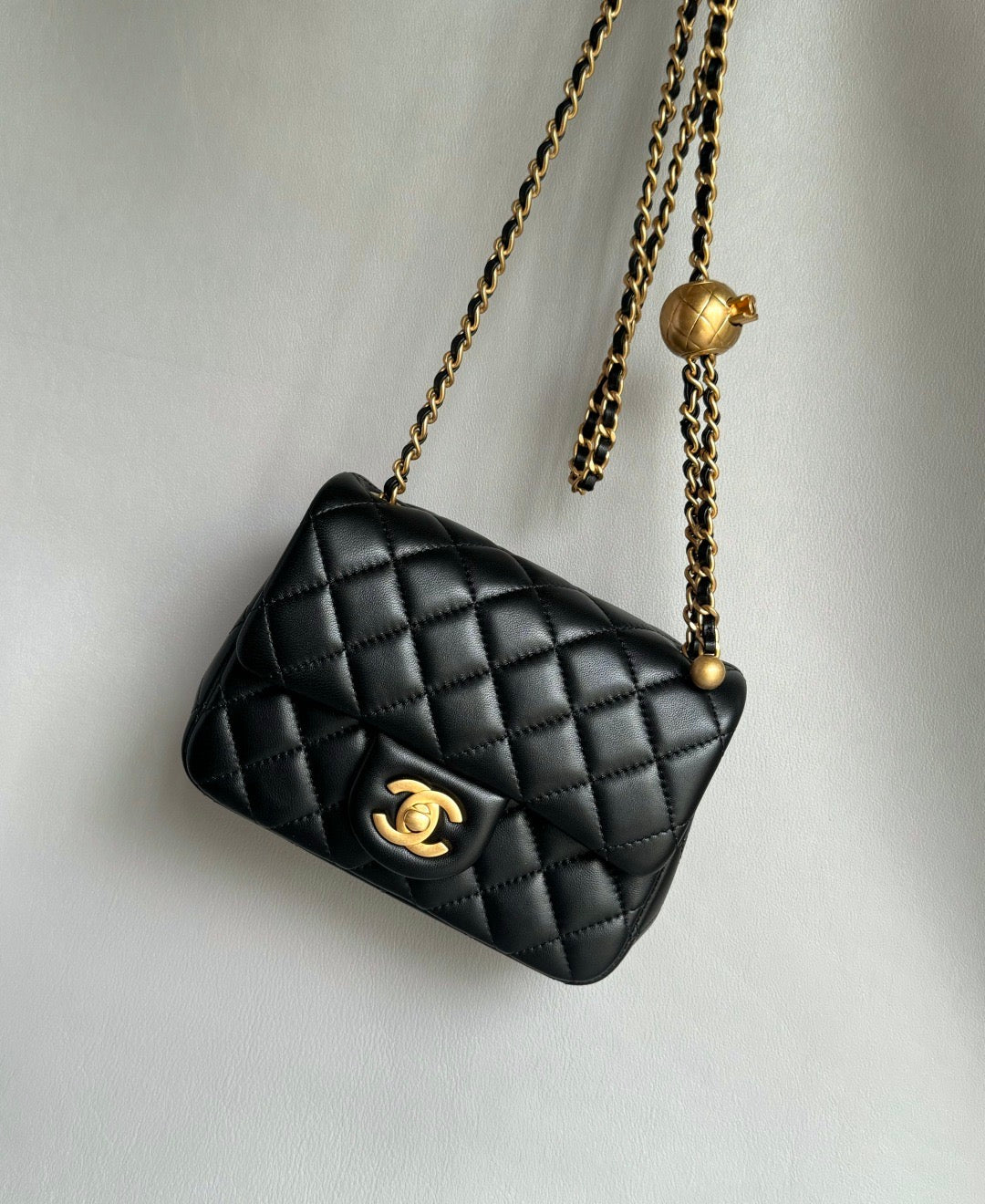 CHANEL-22K Flap bag golden/sliver