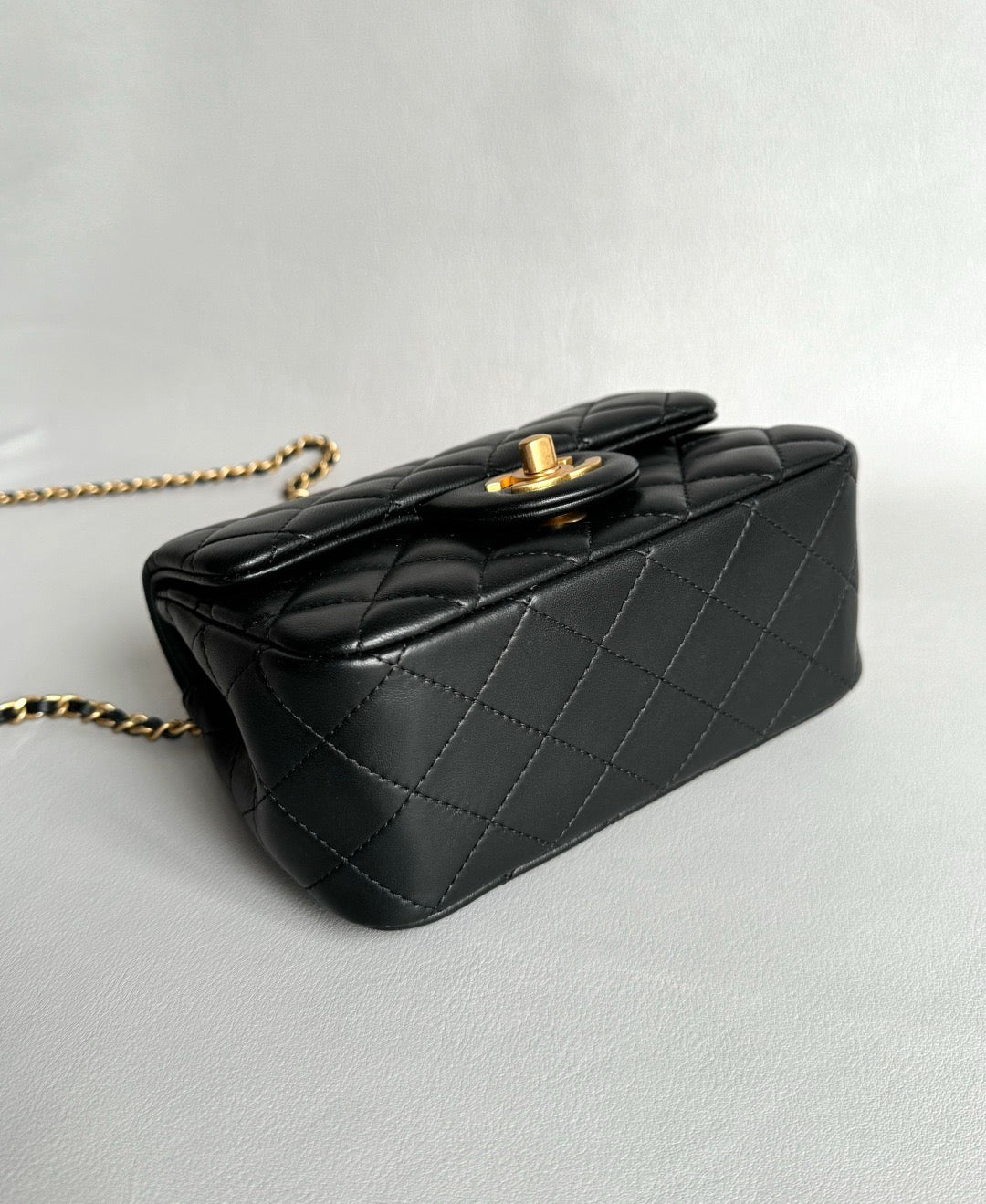 CHANEL-24K  Flap bag golden/sliver