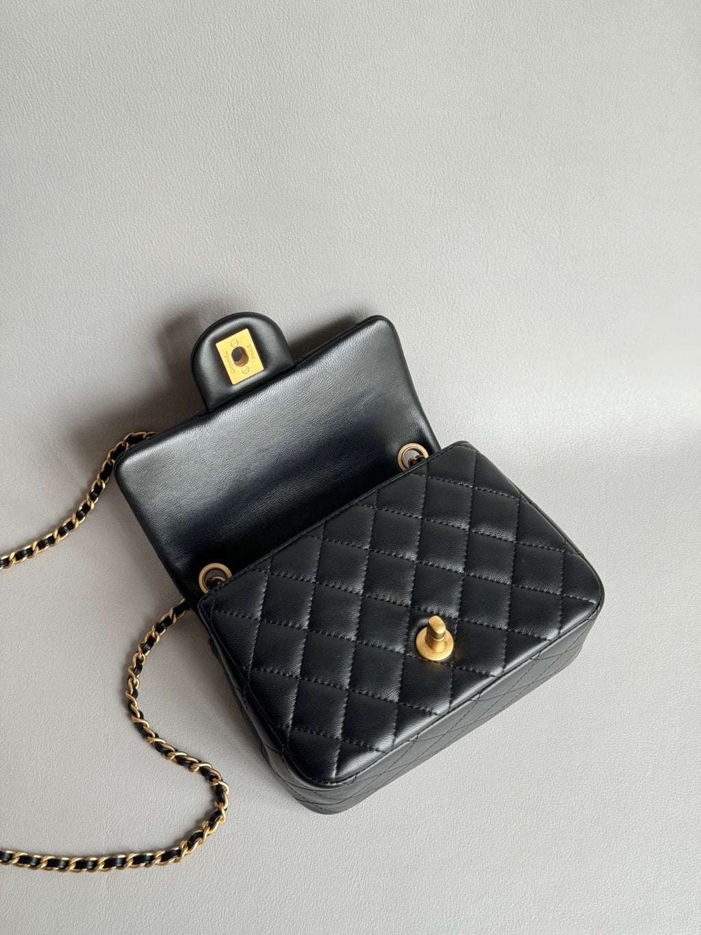 CHANEL-24K  Flap bag golden/sliver