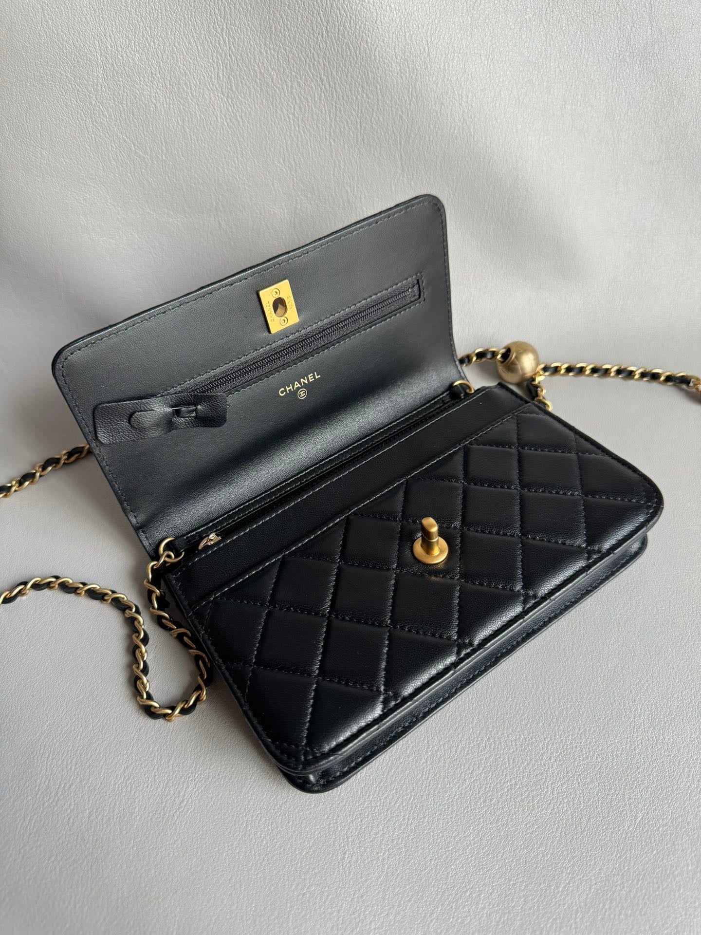 CHANEL-25c WOC bag golden/sliver