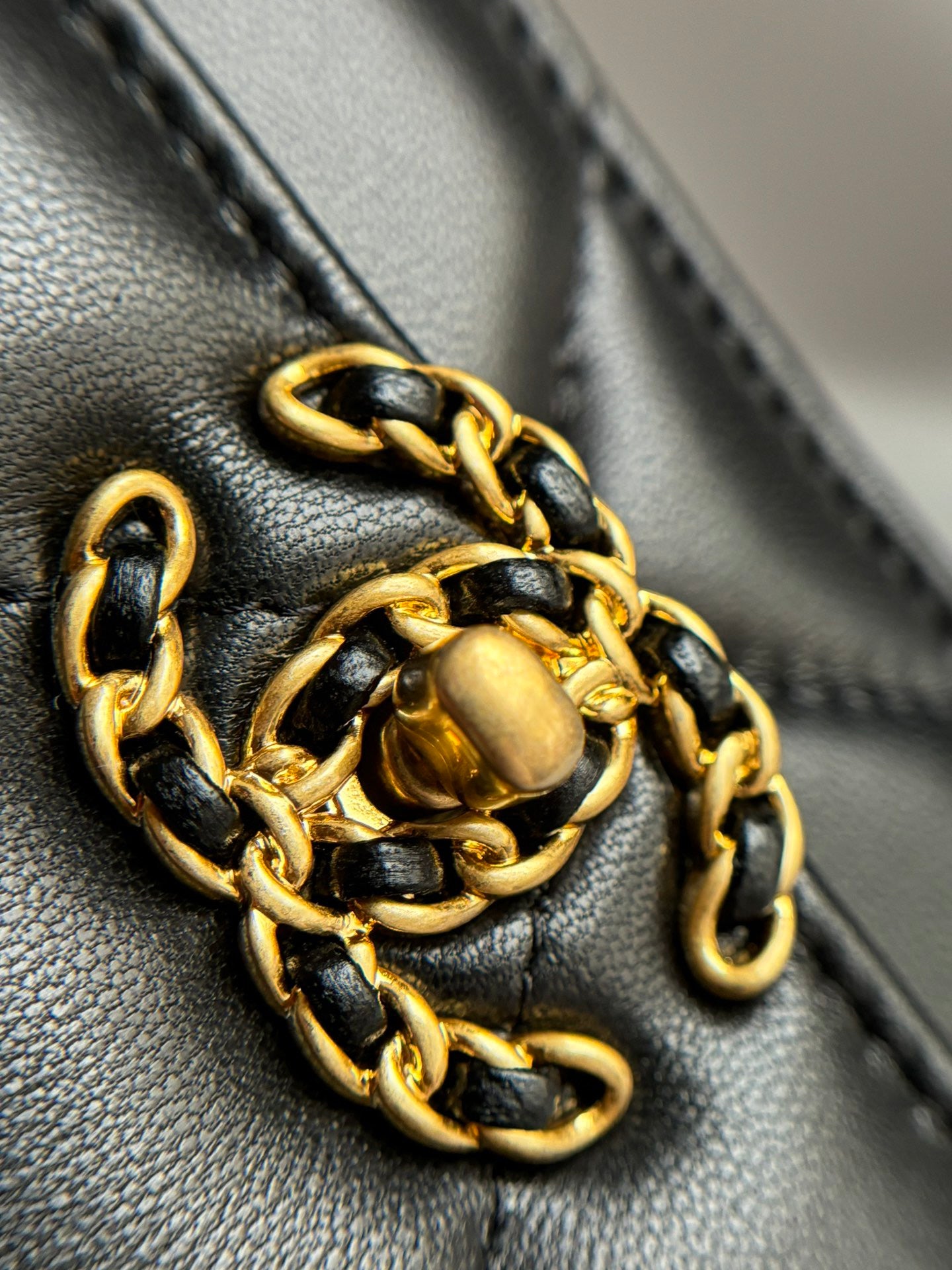 CHANEL-19Bag woc golden/sliver