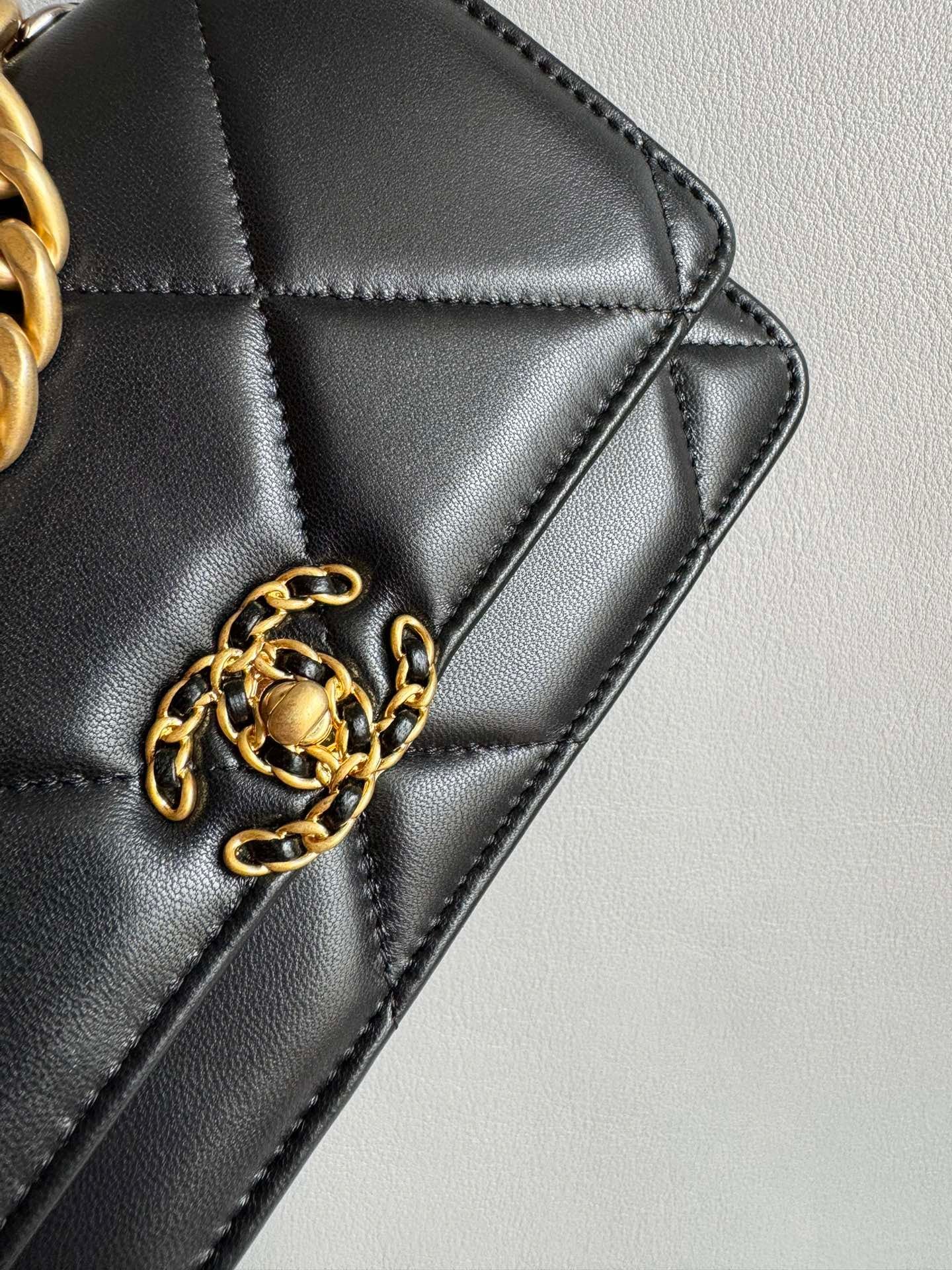 CHANEL-19Bag woc golden/sliver