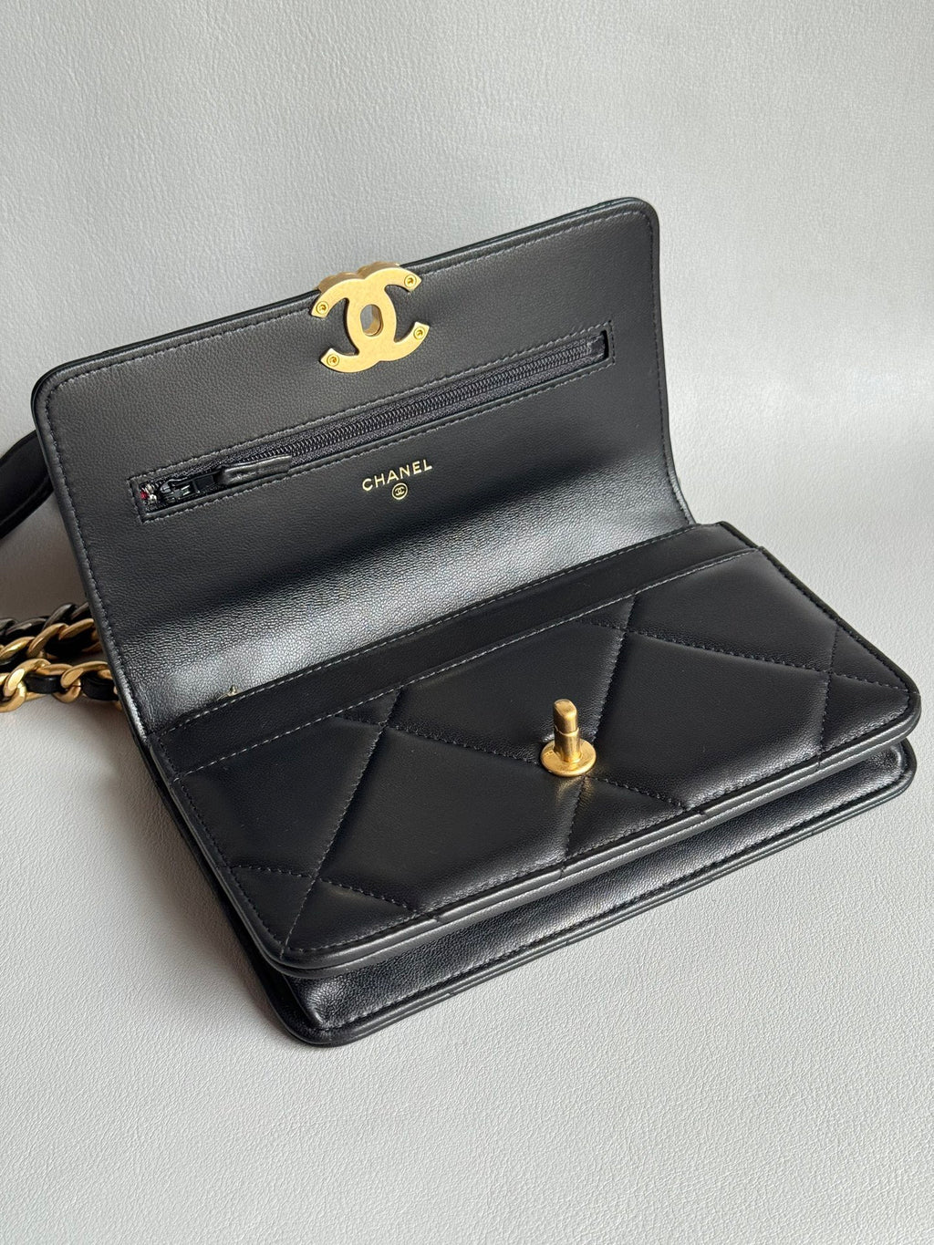 CHANEL-19Bag woc golden/sliver
