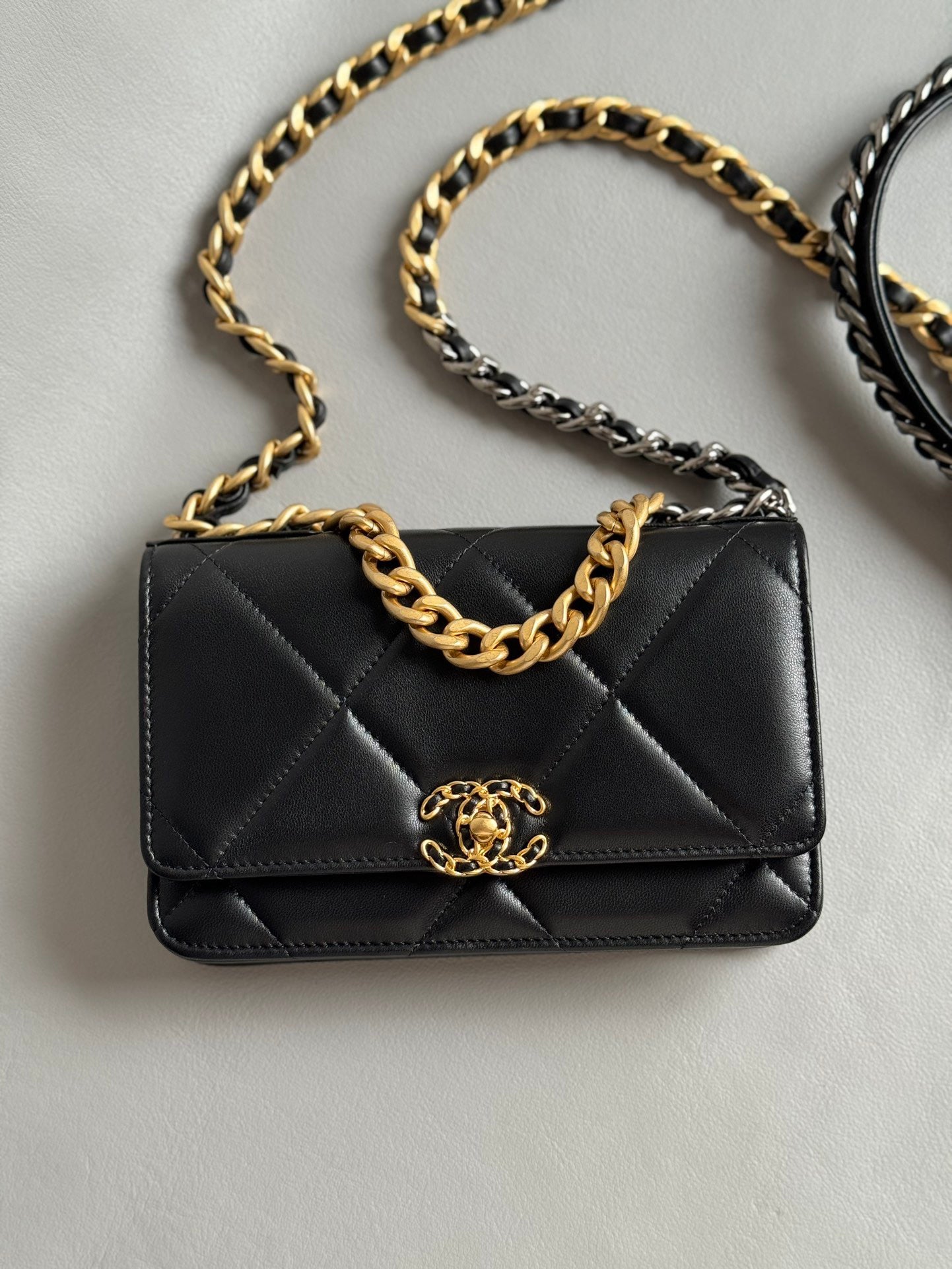 CHANEL-25B  WOC bag golden/sliver