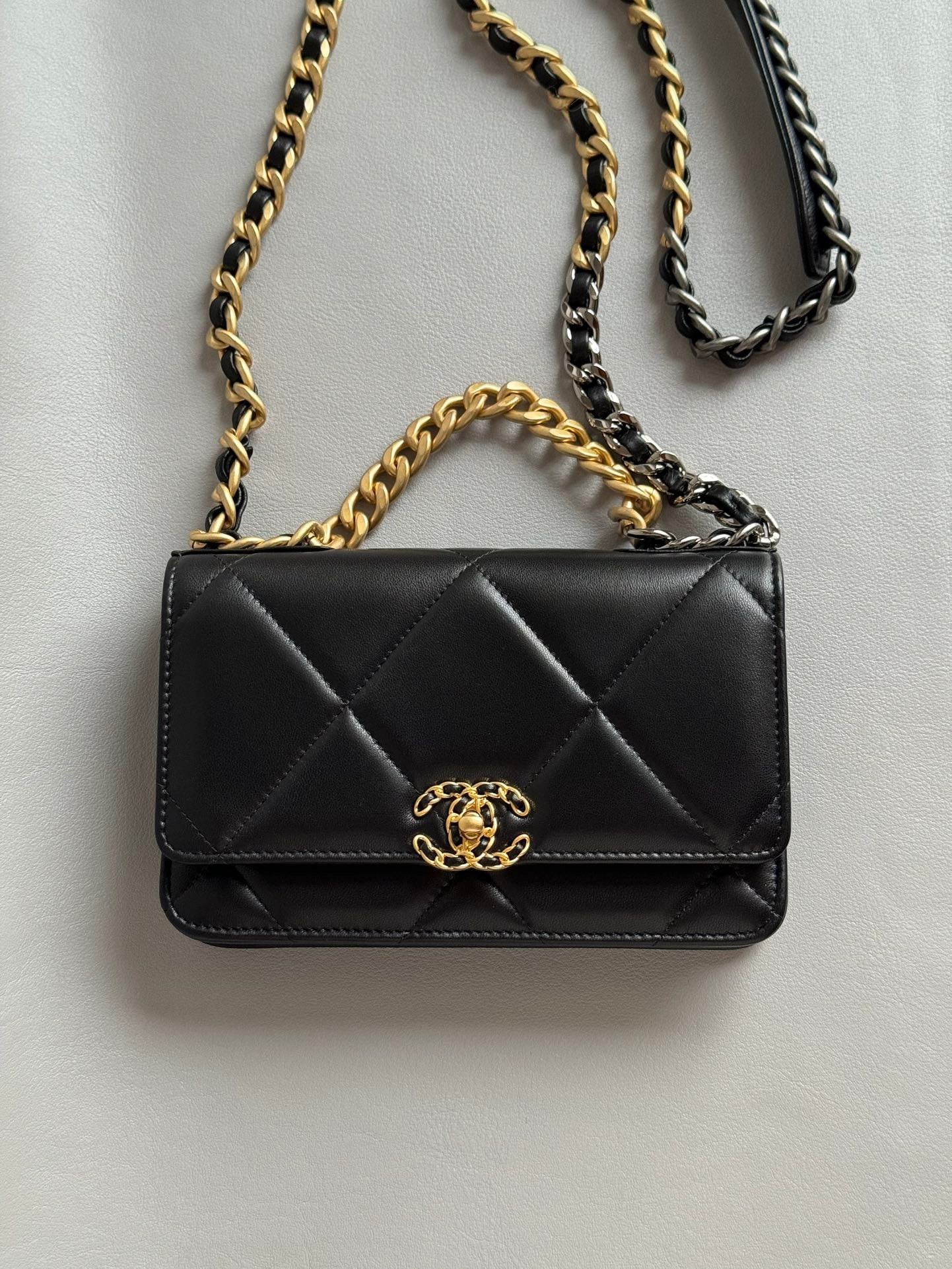 CHANEL-19Bag woc golden/sliver
