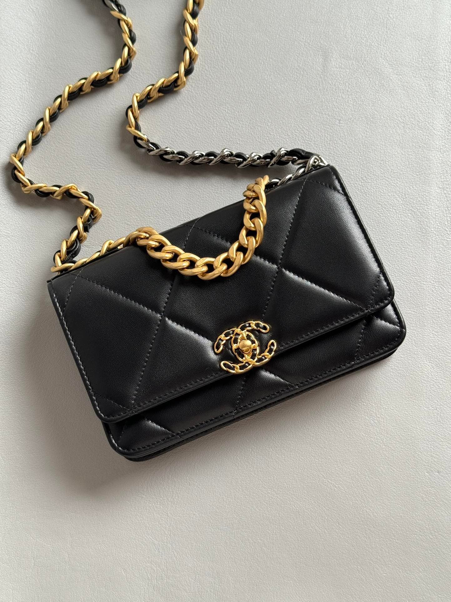 CHANEL-19Bag woc golden/sliver