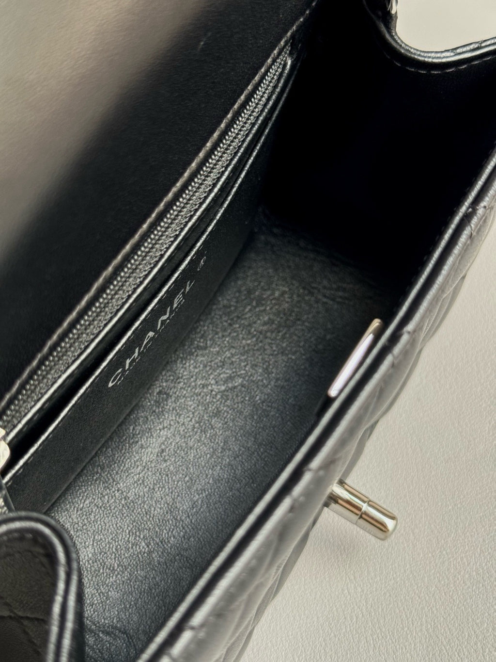 CHANEL- 24C Flap bag golden/sliver