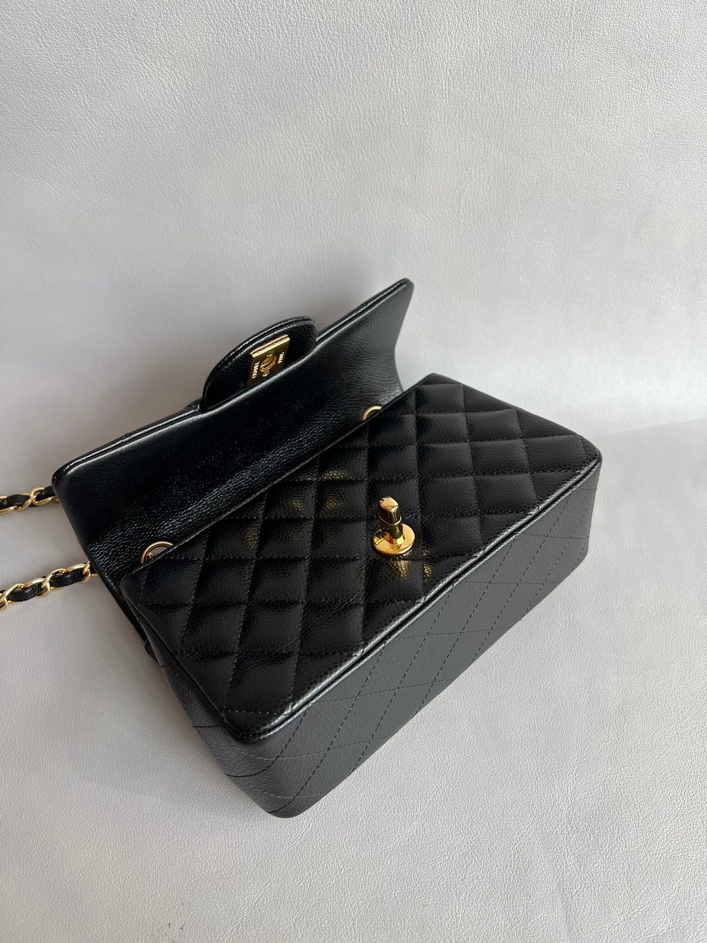 CHANEL- 24C Flap bag golden/sliver