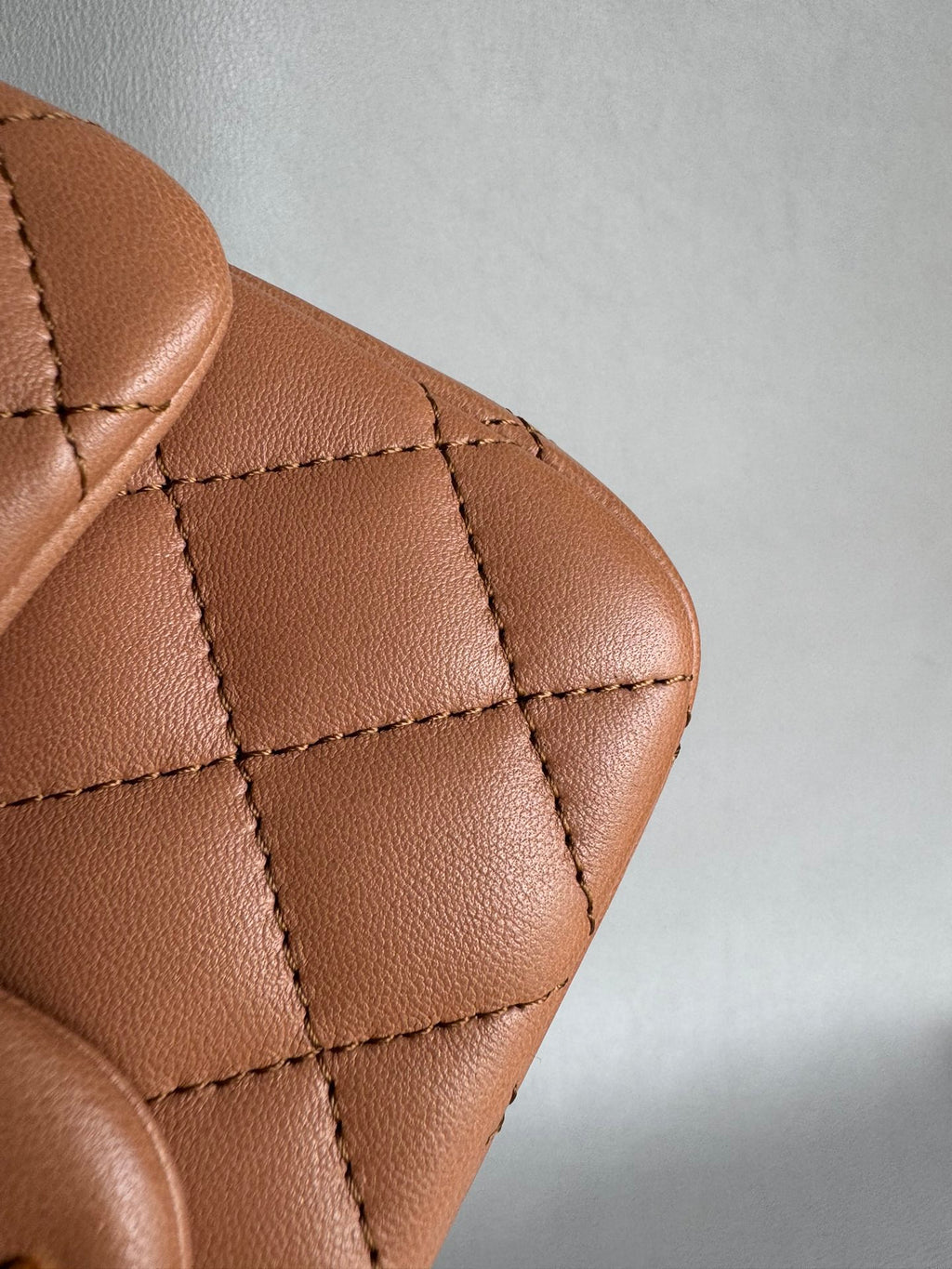 CHANEL-22K Flap bag golden/sliver