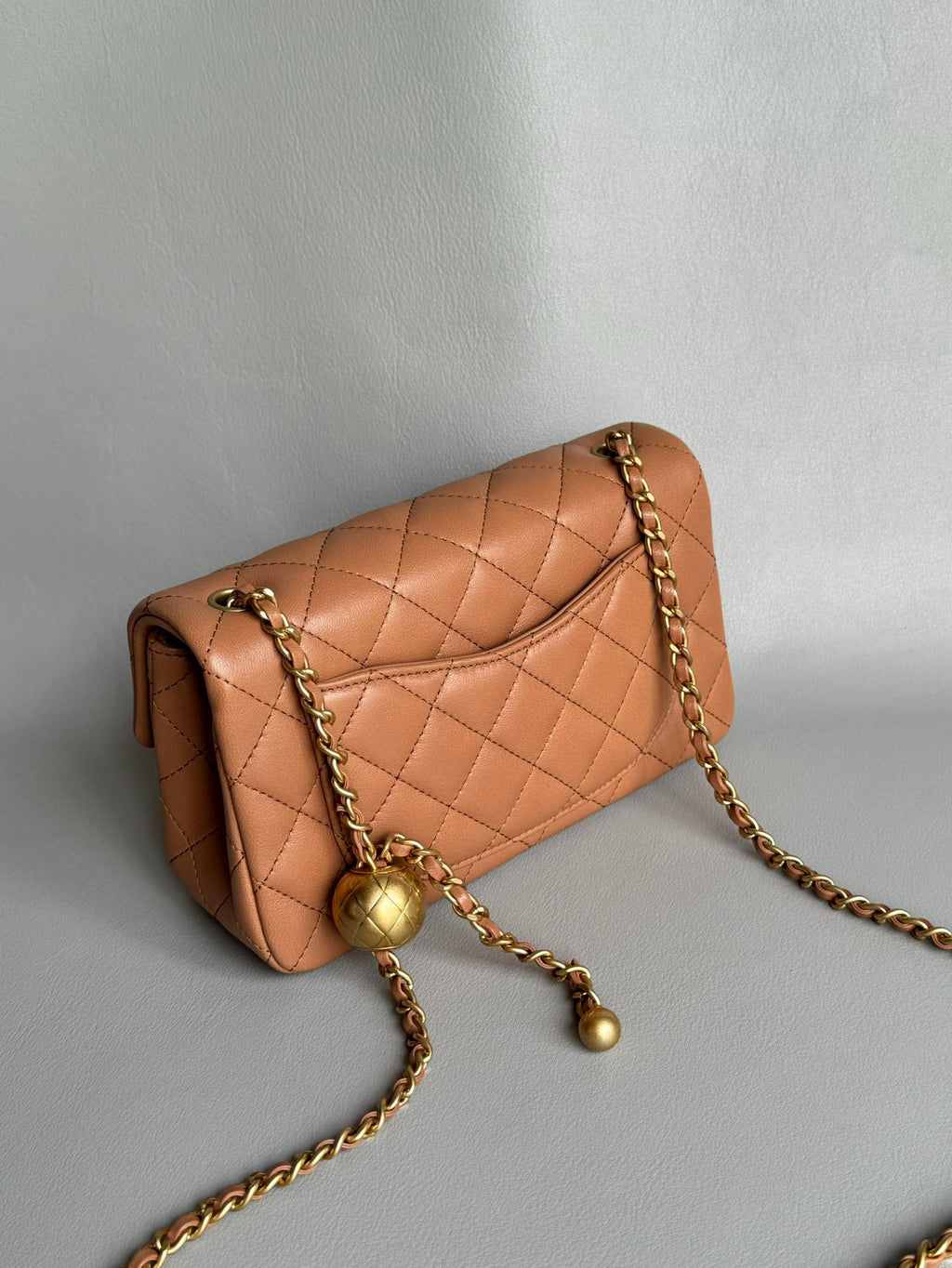 CHANEL-22K Flap bag golden/sliver