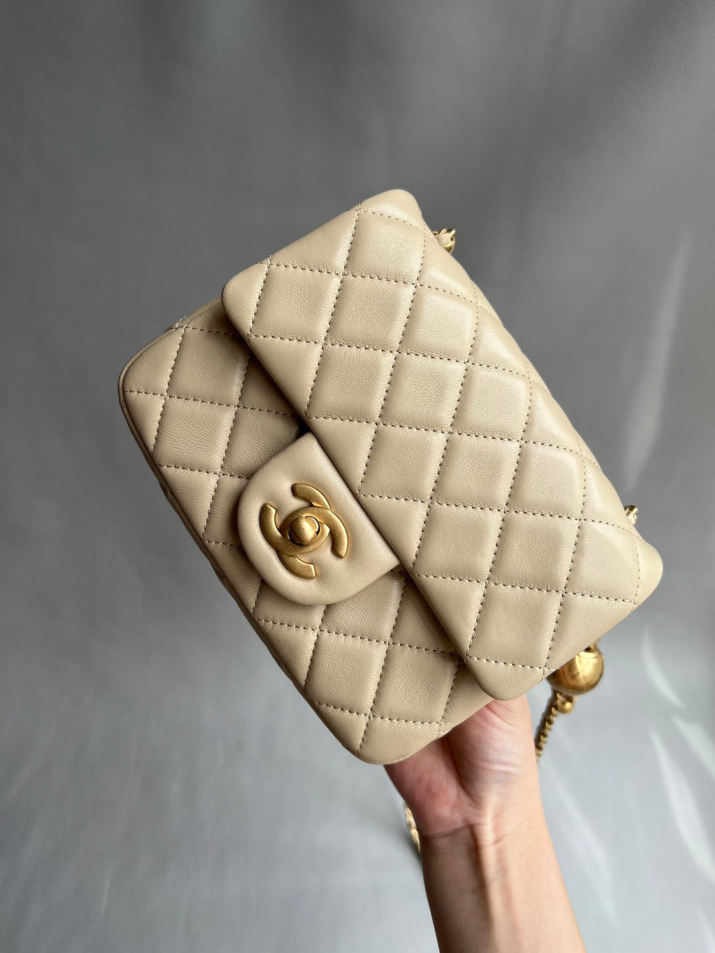 CHANEL-22K Flap bag golden/sliver