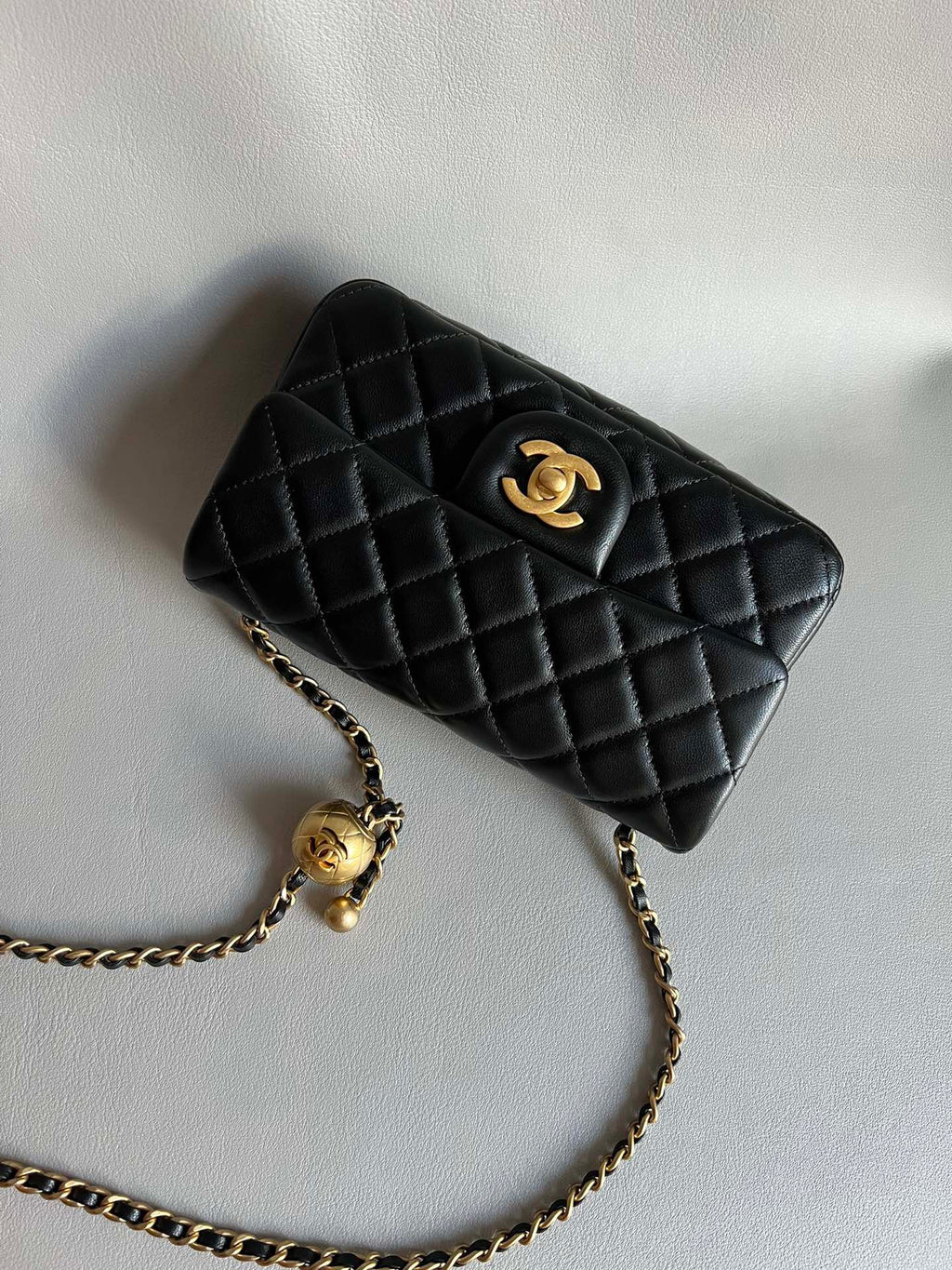 CHANEL-22K Flap bag golden/sliver