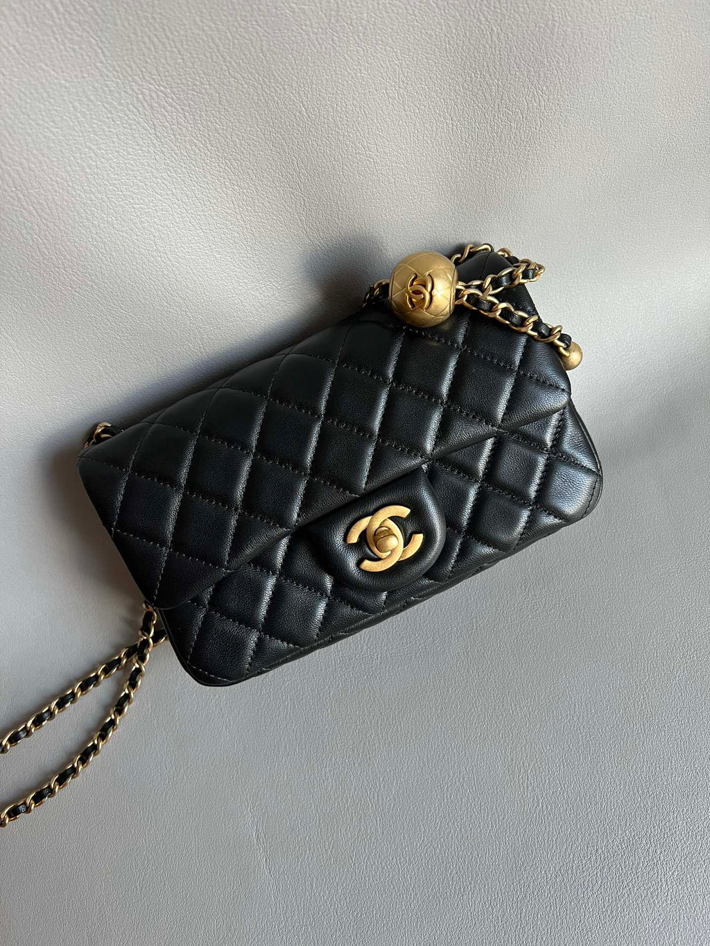 CHANEL-22K Flap bag golden/sliver