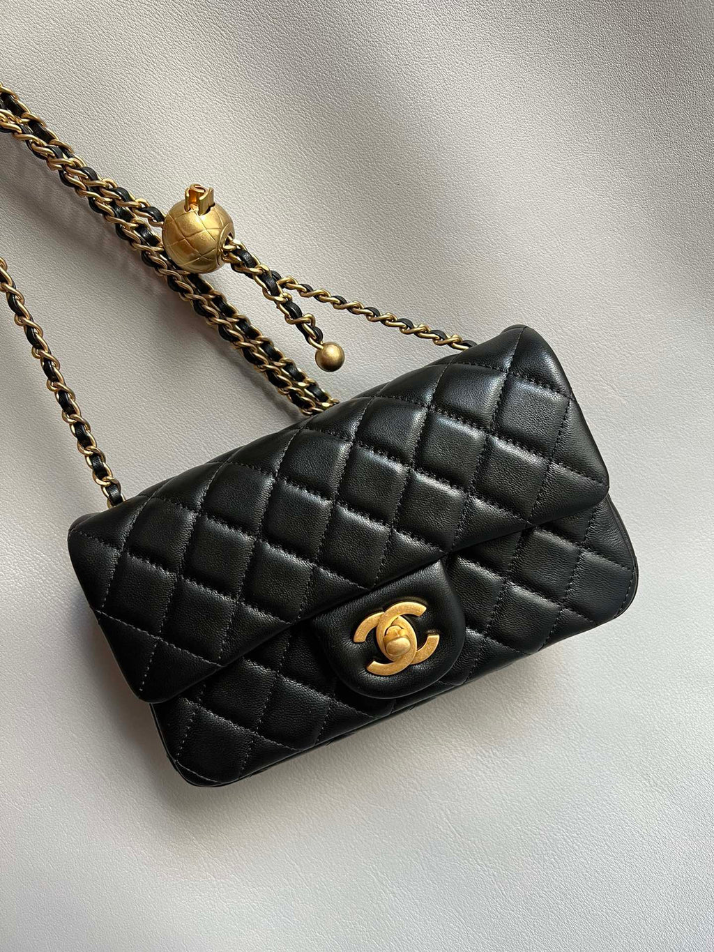 CHANEL-22K Flap bag golden/sliver