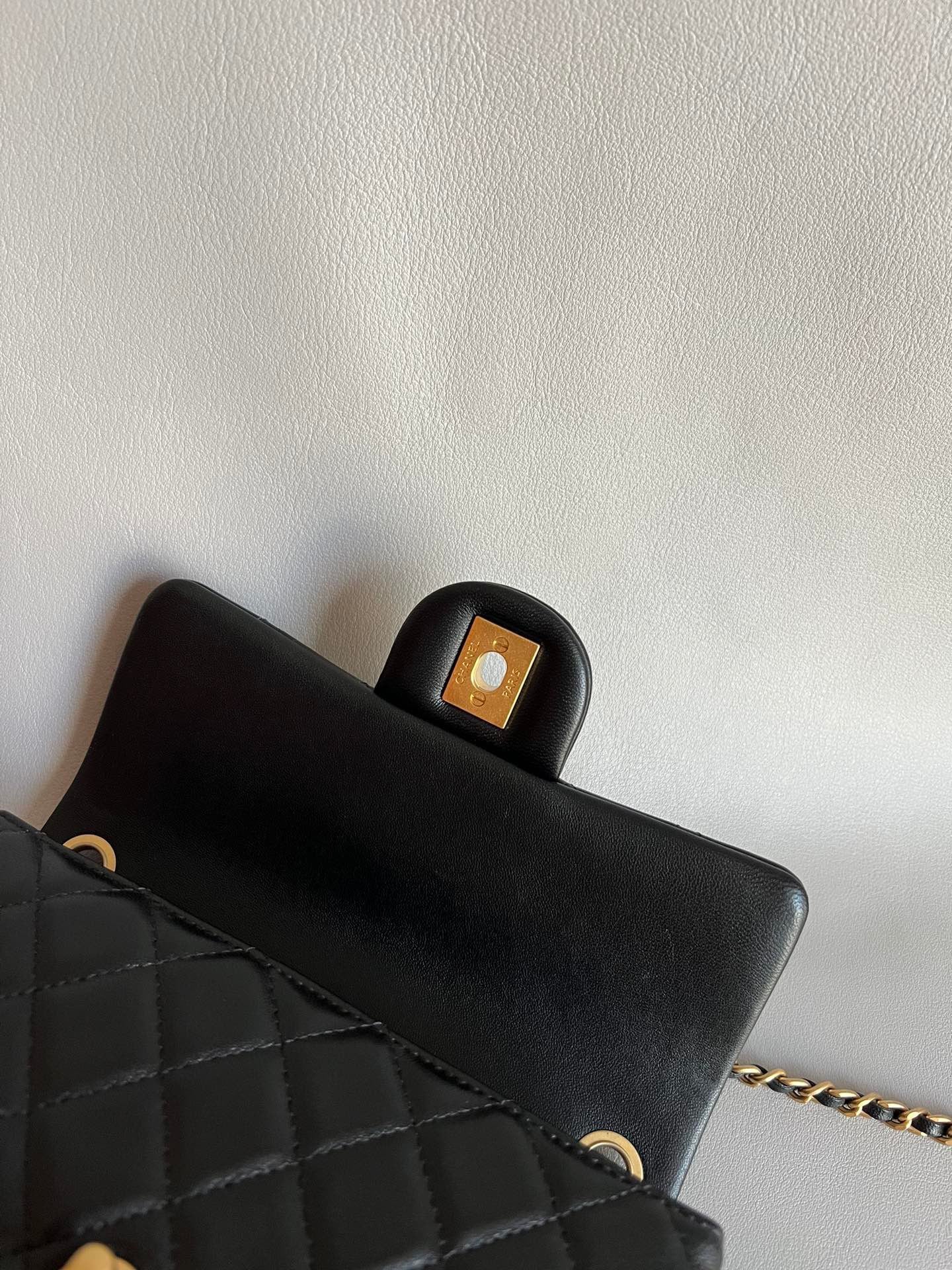 CHANEL-22K Flap bag golden/sliver