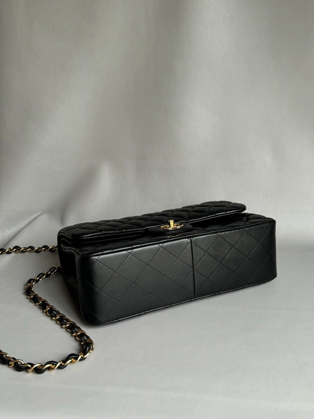 CHANEL- Classic Flag 30bag golden/sliver