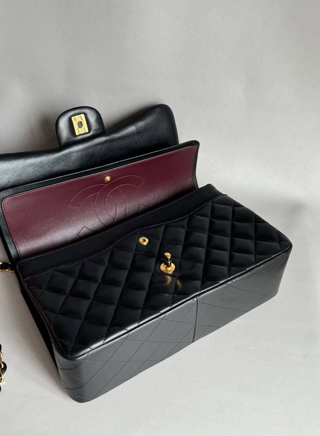 CHANEL- Classic Flag 30bag golden/sliver